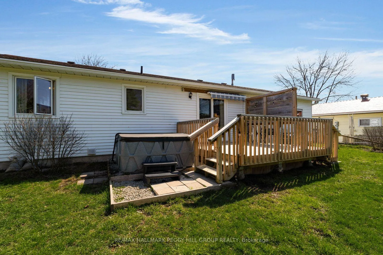 Photo 13 of 207 Clarence Street, Clearview, Stayner — HOMEH