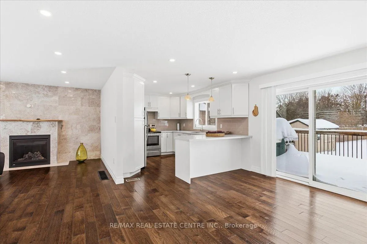 Photo 7 of 431 Second Road E, Hamilton, Stoney Creek — HOMEH