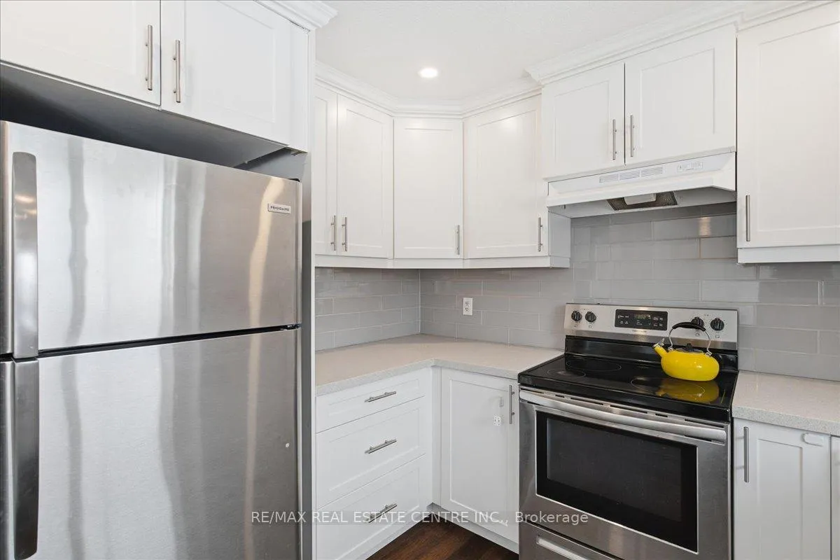 Photo 12 of 431 Second Road E, Hamilton, Stoney Creek — HOMEH