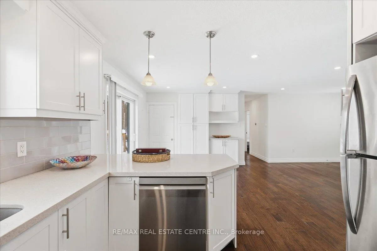 Photo 15 of 431 Second Road E, Hamilton, Stoney Creek — HOMEH