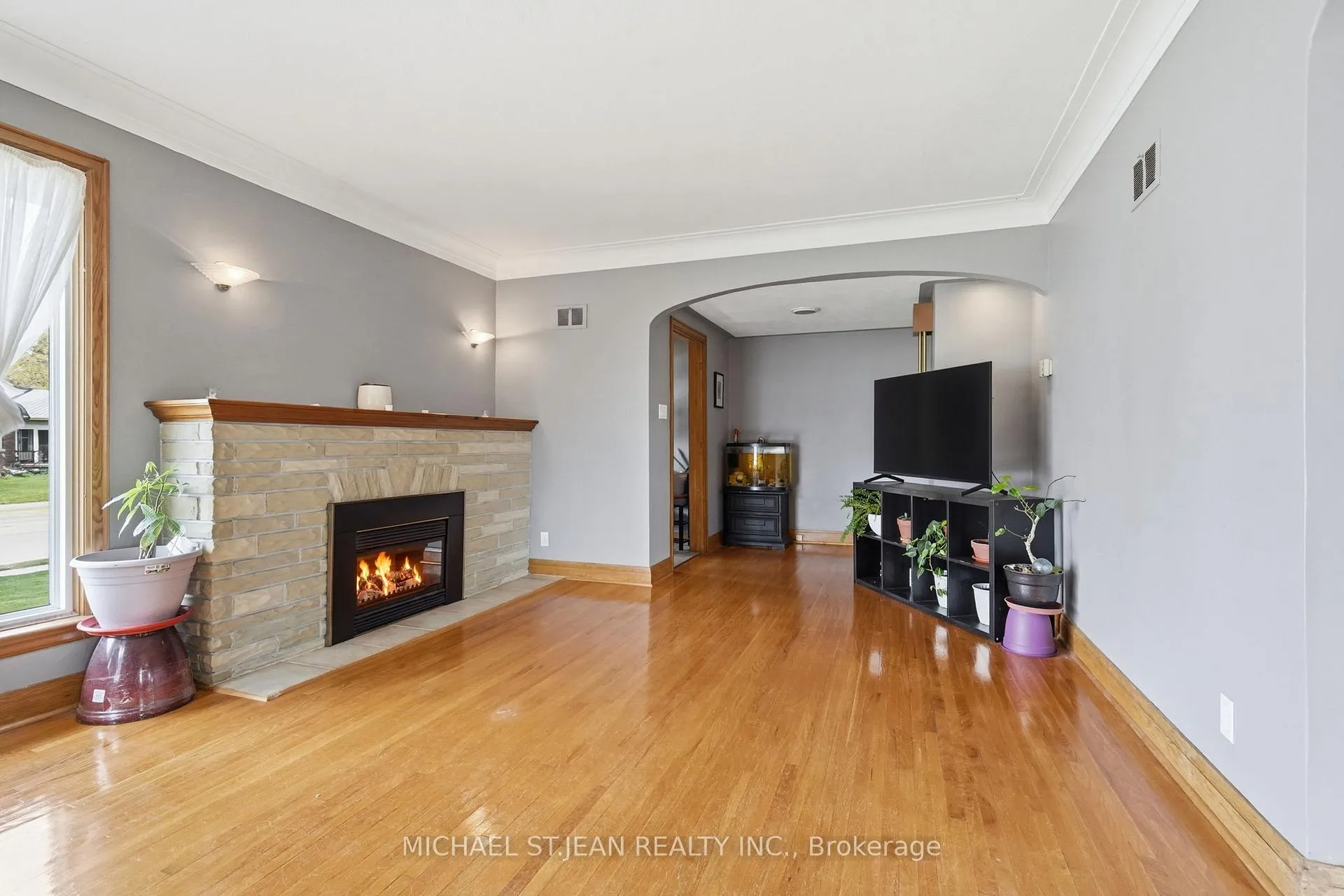 Photo 5 of 12 Parkview Road, Haldimand — HOMEH