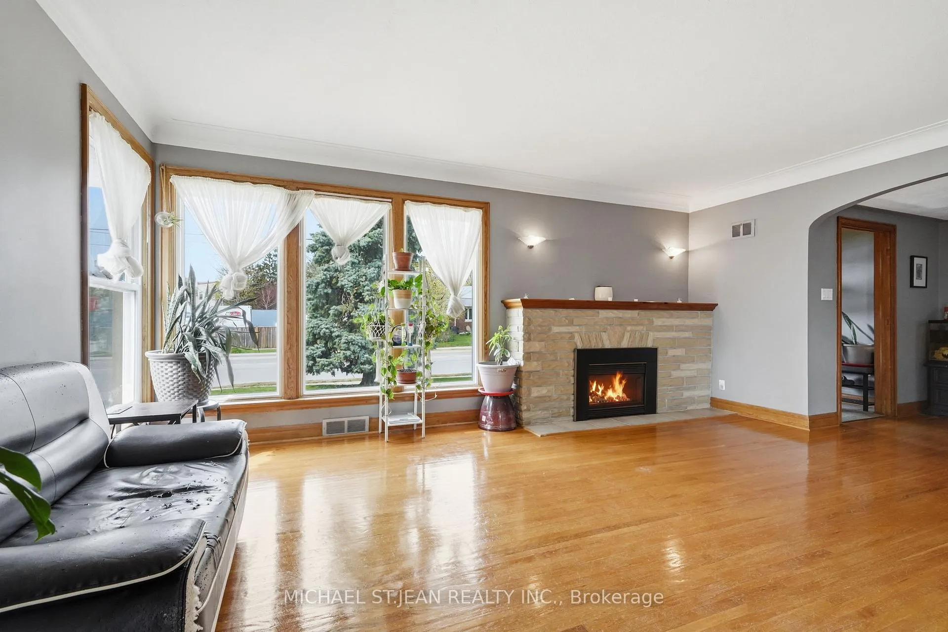 Photo 6 of 12 Parkview Road, Haldimand — HOMEH