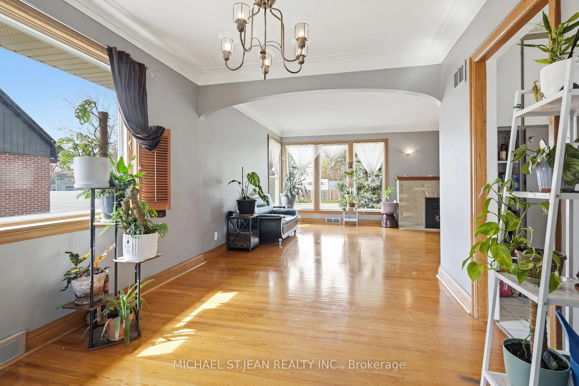 Photo 7 of 12 Parkview Road, Haldimand — HOMEH