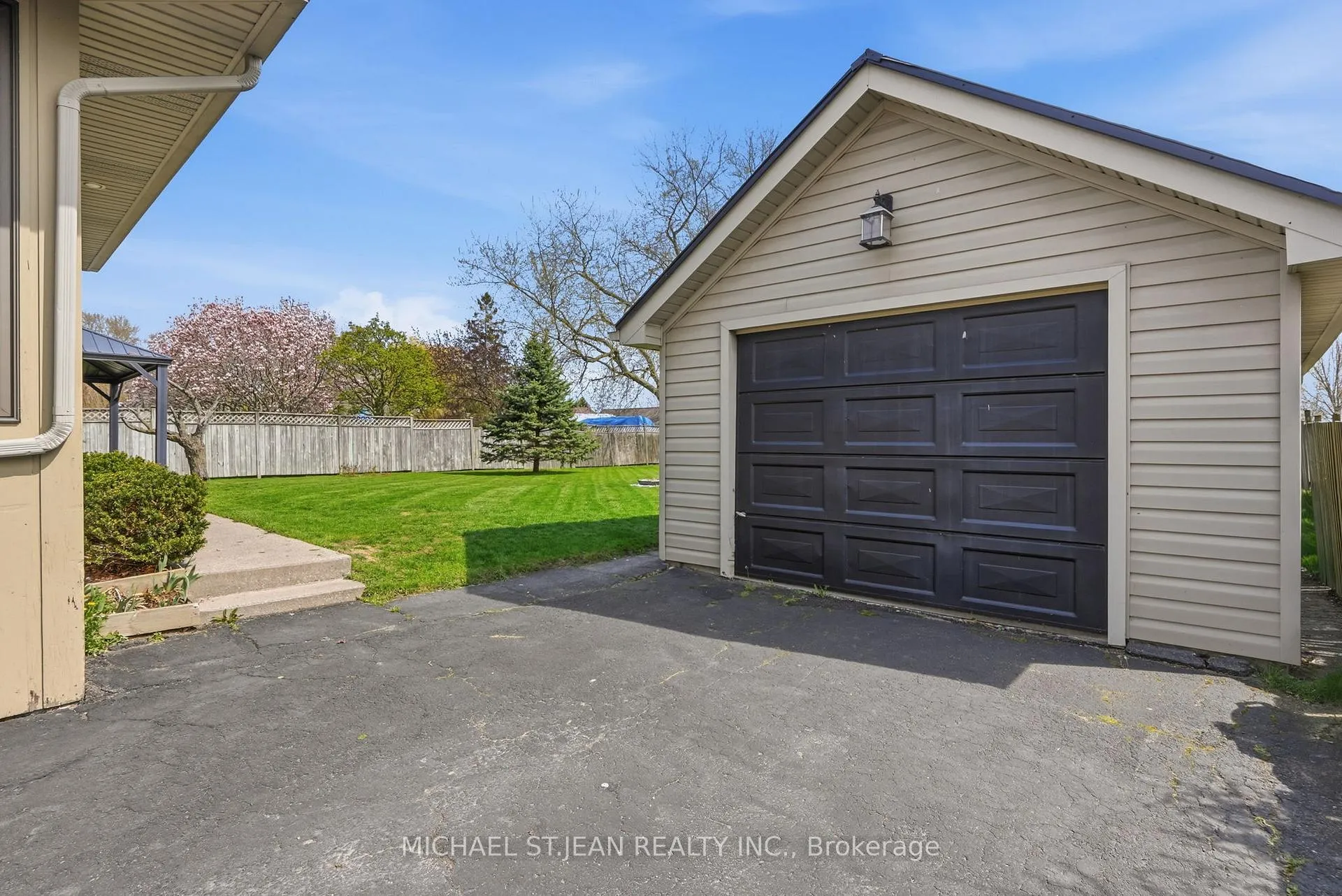Photo 30 of 12 Parkview Road, Haldimand — HOMEH