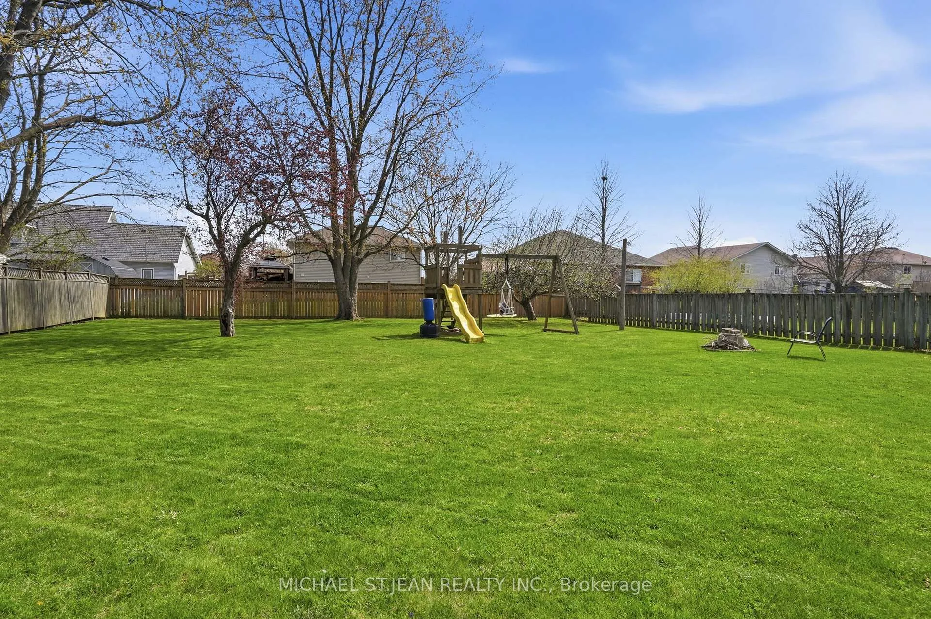 Photo 35 of 12 Parkview Road, Haldimand — HOMEH