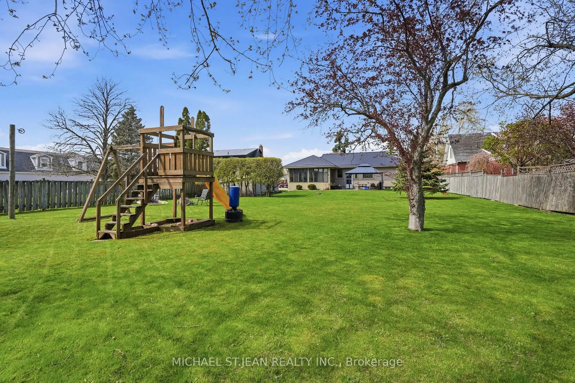 Photo 36 of 12 Parkview Road, Haldimand — HOMEH