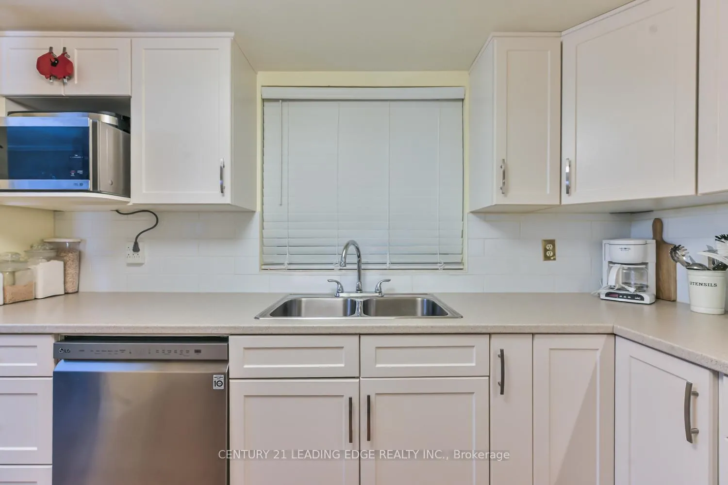 Photo 15 of Unit PH13, 100 Anna Russell Way, Markham, Unionville — HOMEH