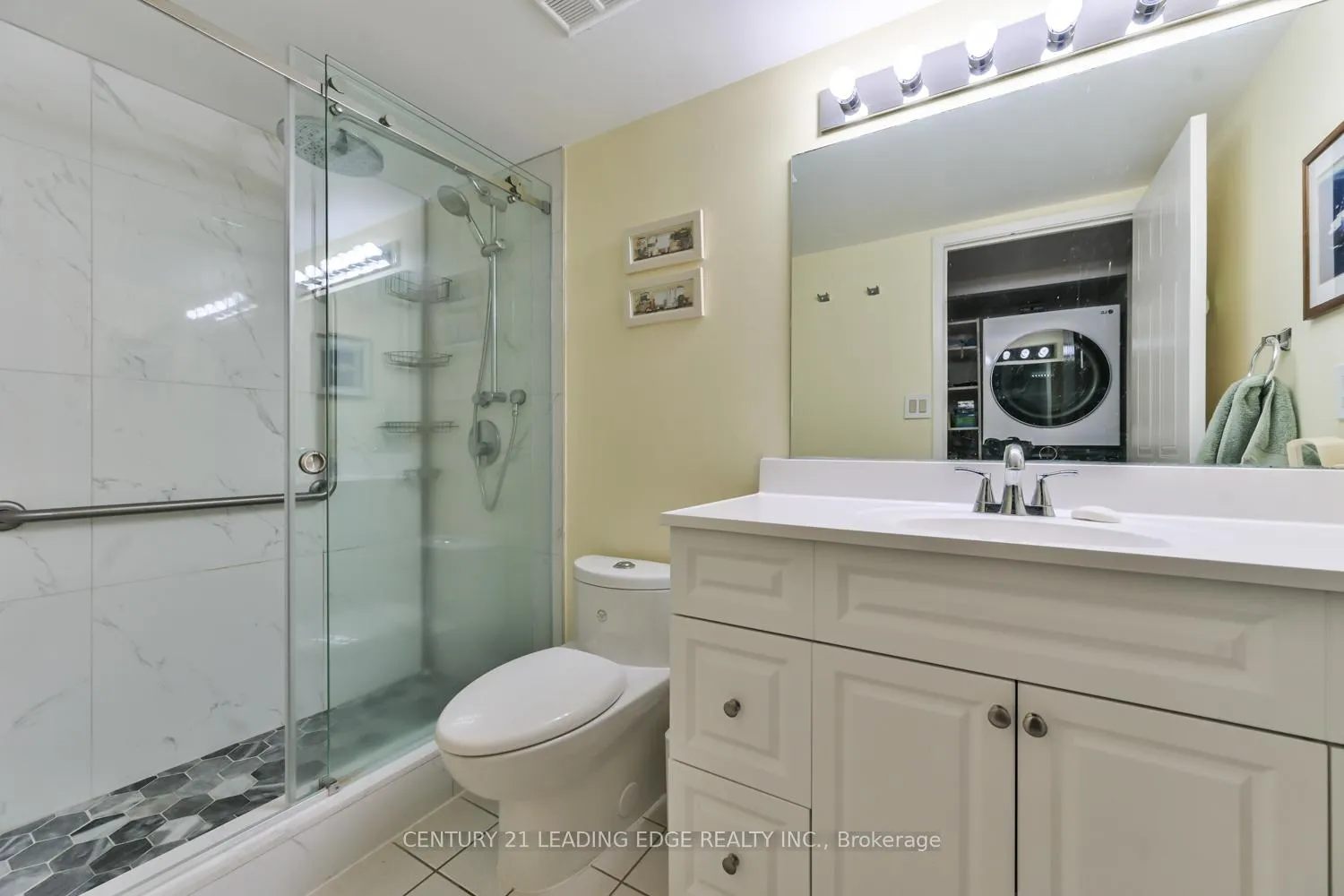 Photo 19 of Unit PH13, 100 Anna Russell Way, Markham, Unionville — HOMEH