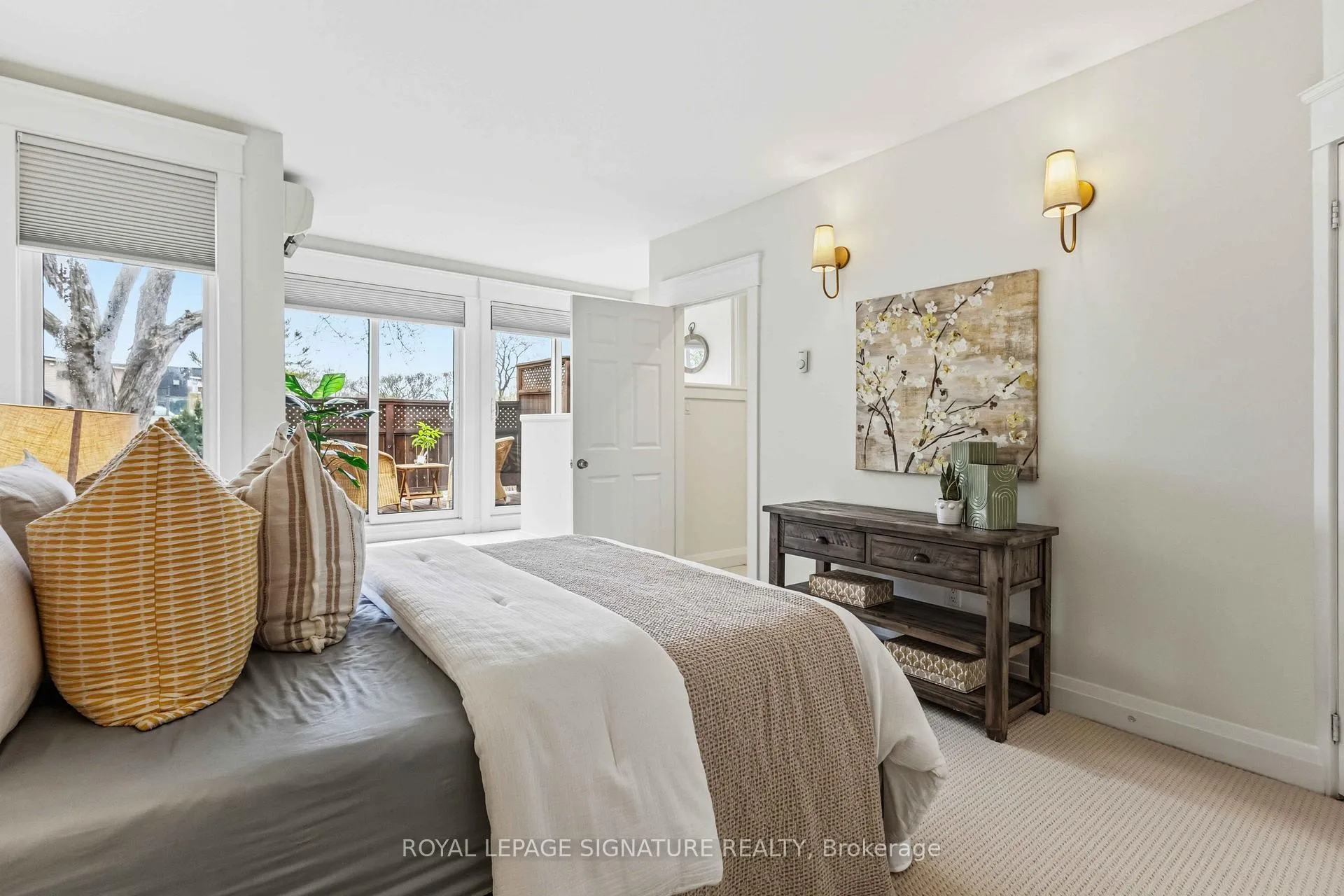 Photo 24 of 31 Hampton Avenue, Toronto, North Riverdale — HOMEH