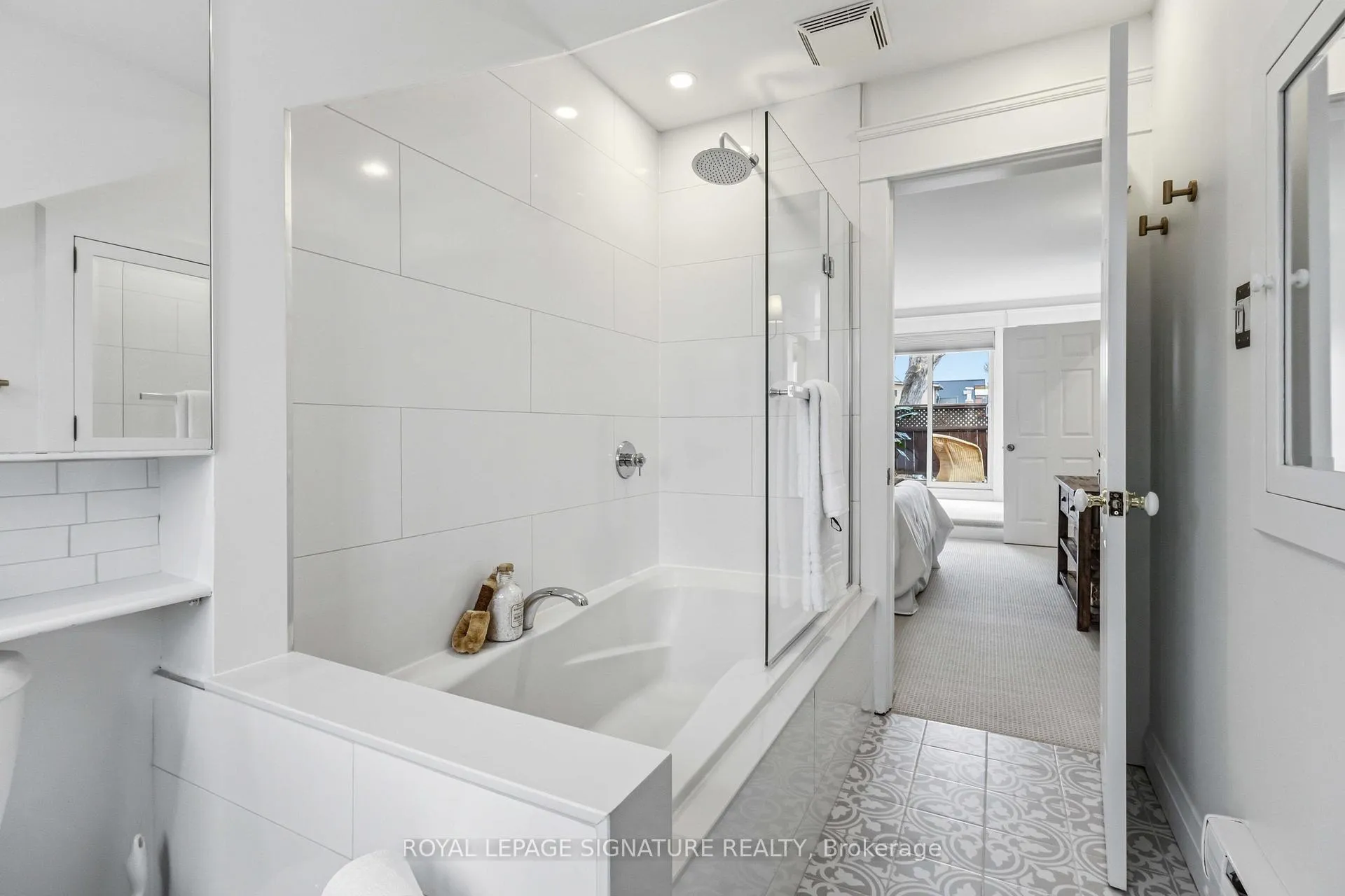 Photo 27 of 31 Hampton Avenue, Toronto, North Riverdale — HOMEH