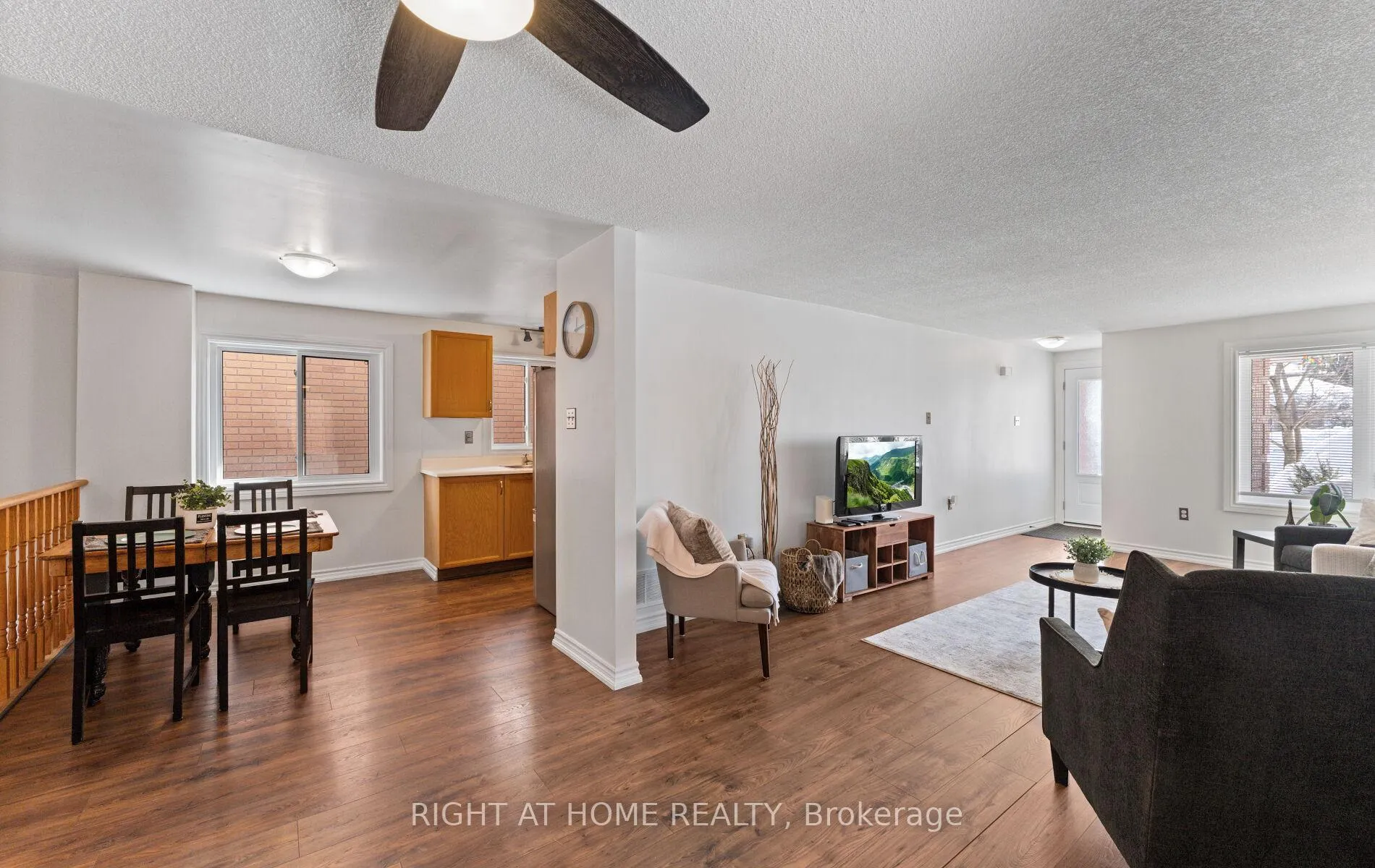 Photo 7 of 56 Ferguson Drive, Barrie, Northwest — HOMEH