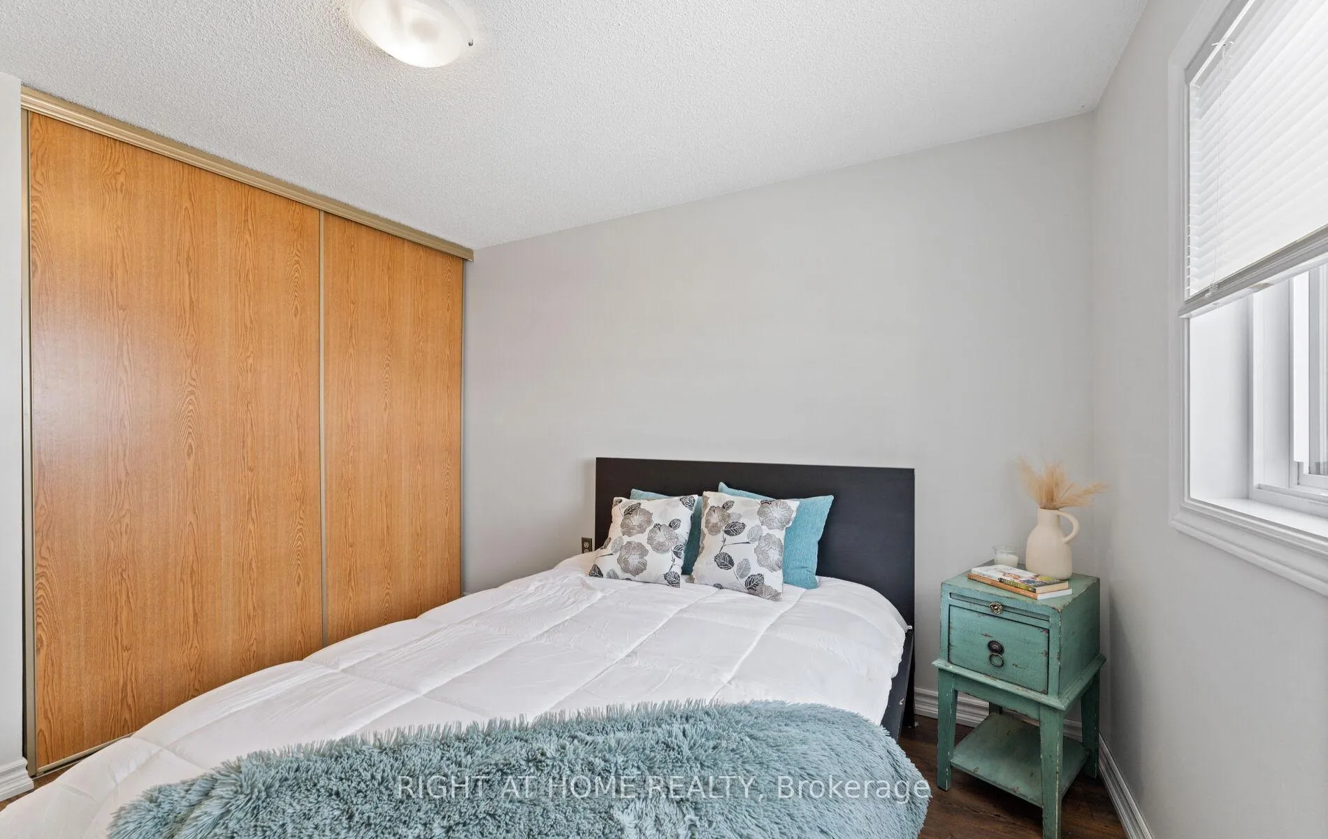 Photo 11 of 56 Ferguson Drive, Barrie, Northwest — HOMEH