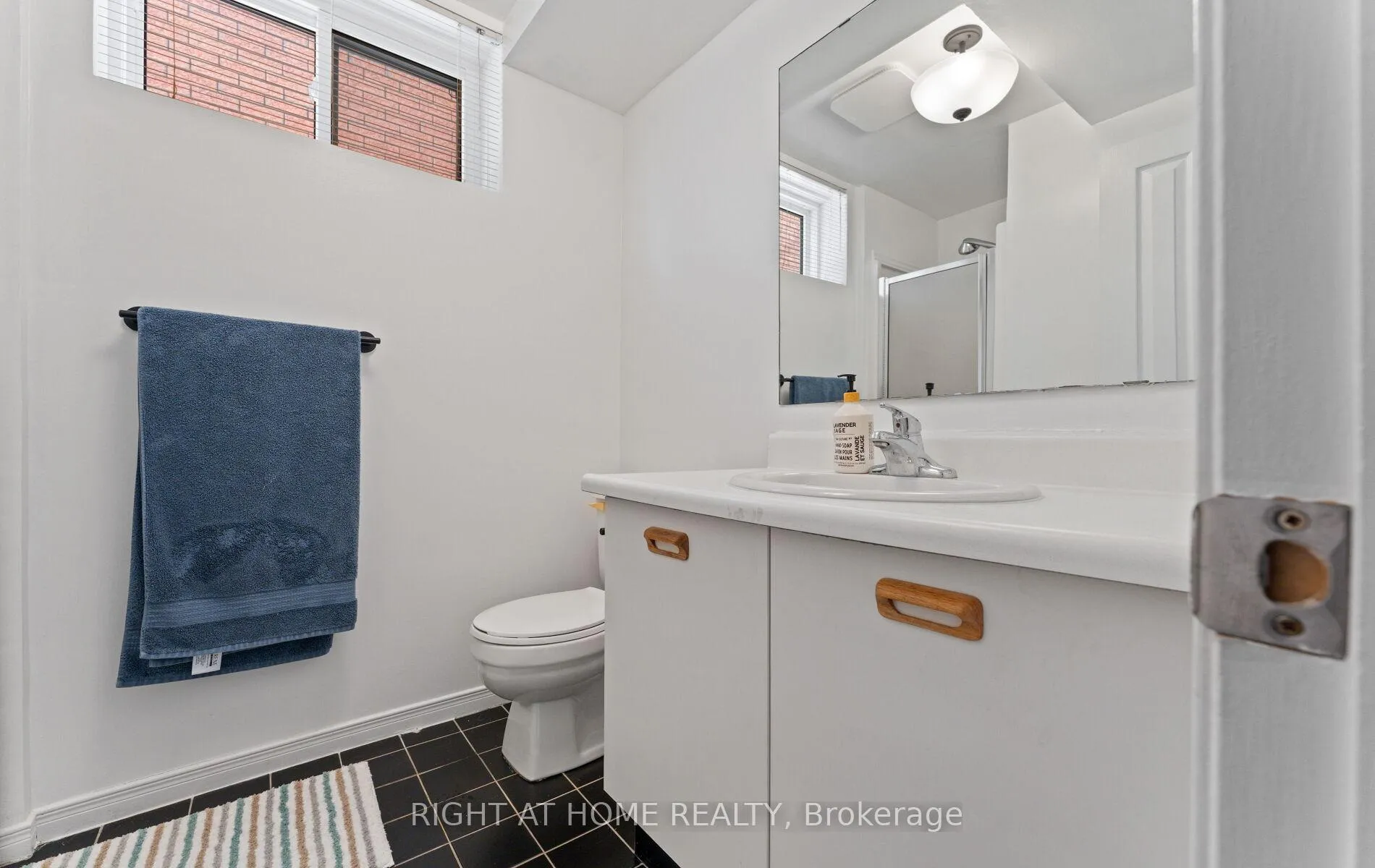Photo 18 of 56 Ferguson Drive, Barrie, Northwest — HOMEH