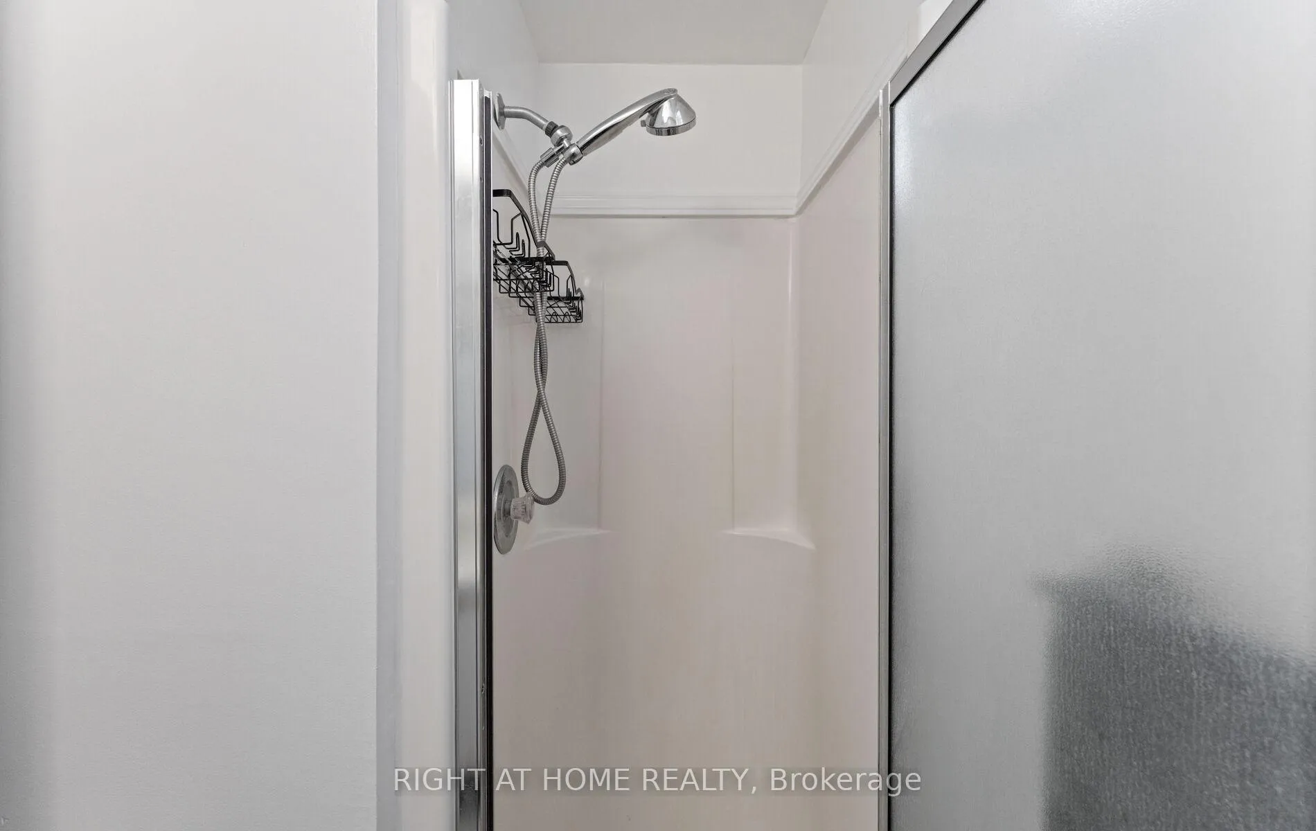 Photo 19 of 56 Ferguson Drive, Barrie, Northwest — HOMEH