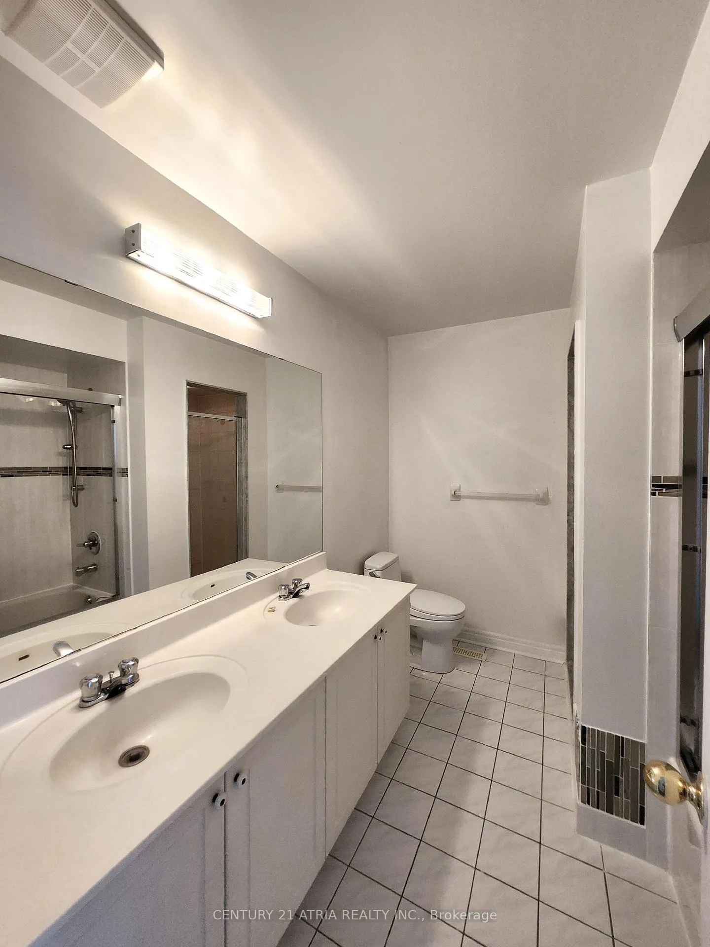 Photo 7 of 158 Galleria Parkway, Markham, Commerce Valley — HOMEH