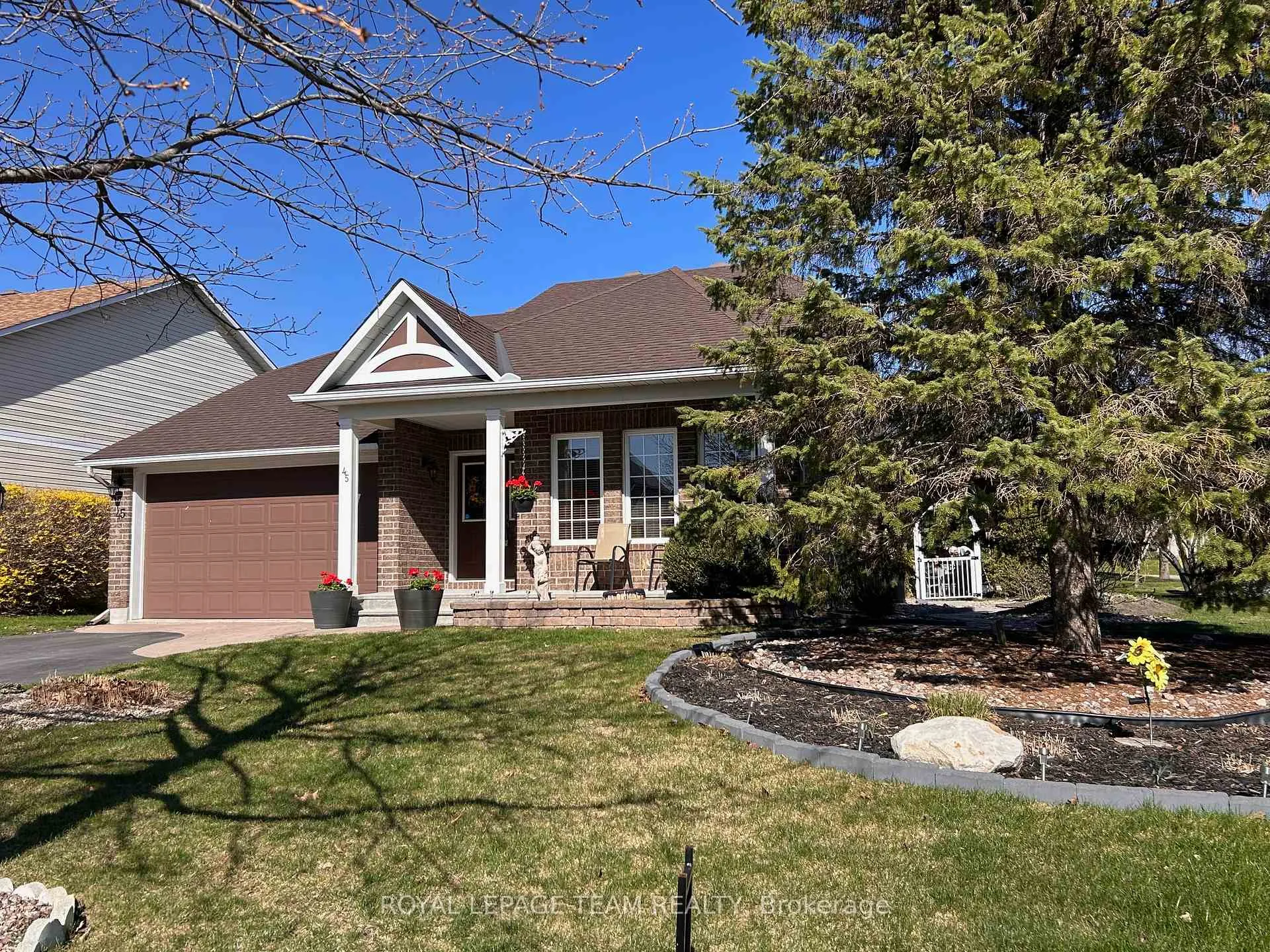 Photo 2 of 45 Burnstead Crescent, Ottawa, Kanata - Emerald Meadows/Trailwest — HOMEH