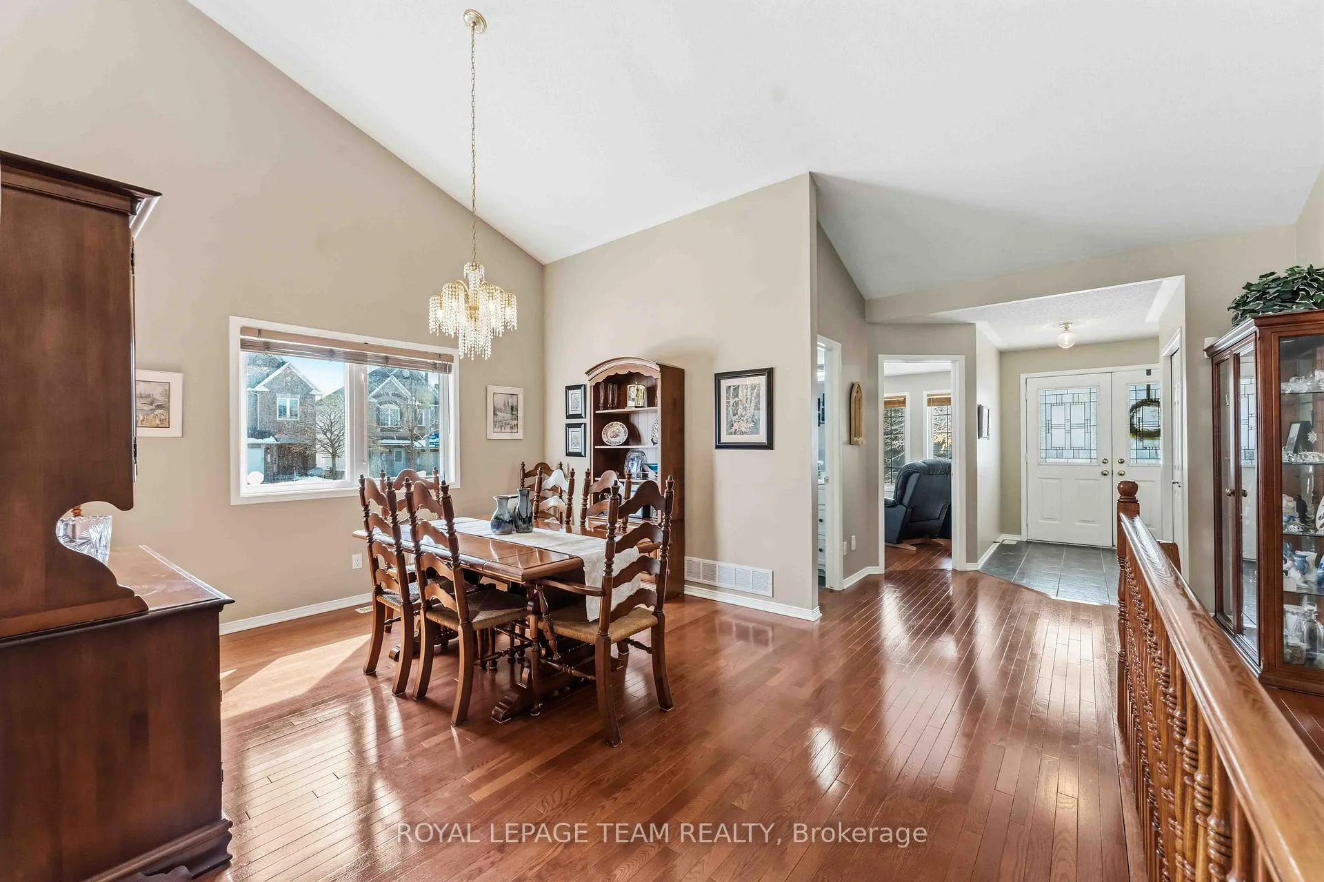 Photo 8 of 45 Burnstead Crescent, Ottawa, Kanata - Emerald Meadows/Trailwest — HOMEH