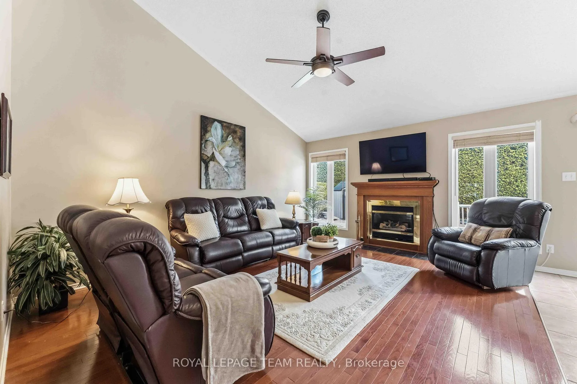 Photo 10 of 45 Burnstead Crescent, Ottawa, Kanata - Emerald Meadows/Trailwest — HOMEH