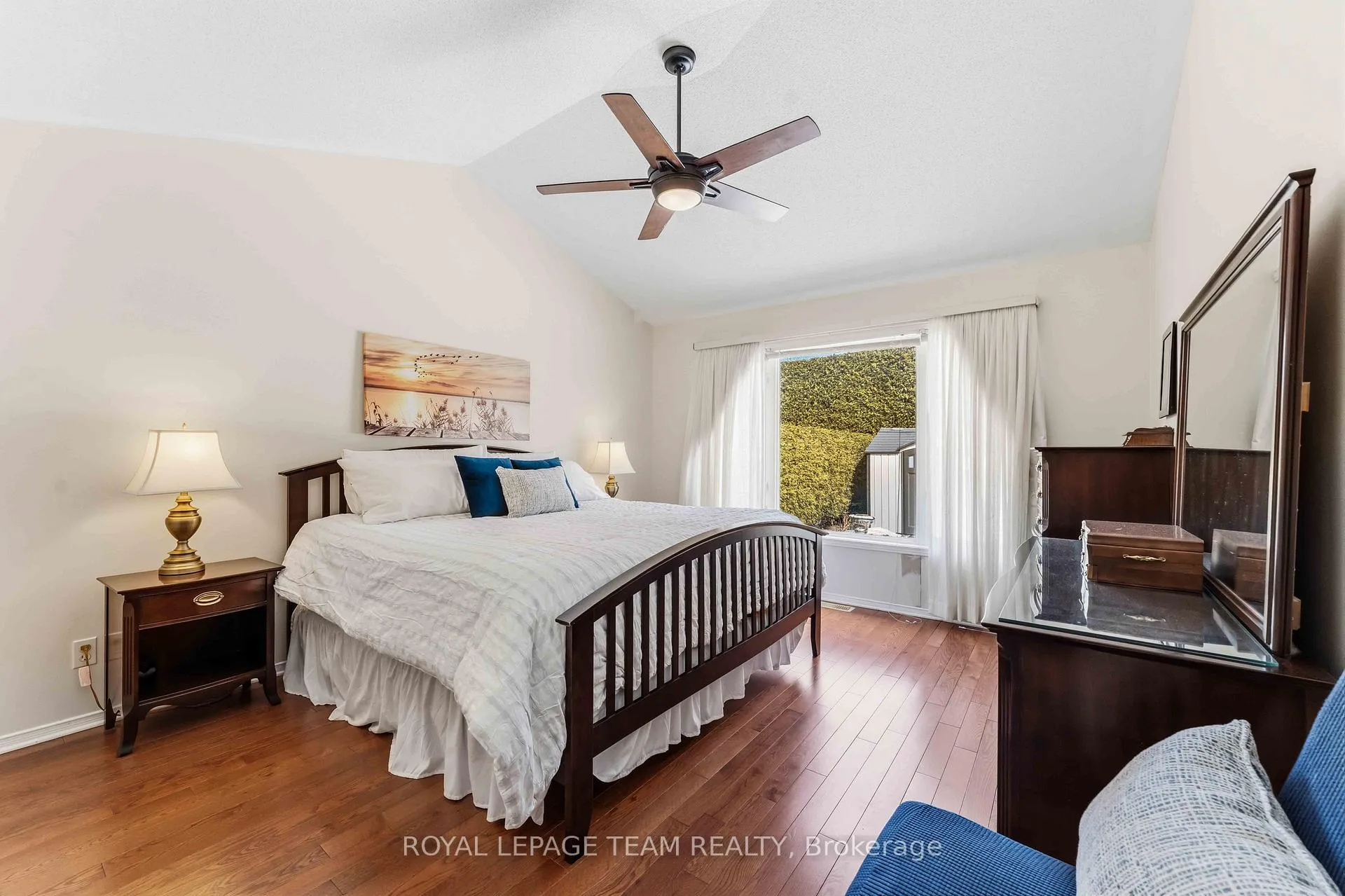 Photo 20 of 45 Burnstead Crescent, Ottawa, Kanata - Emerald Meadows/Trailwest — HOMEH