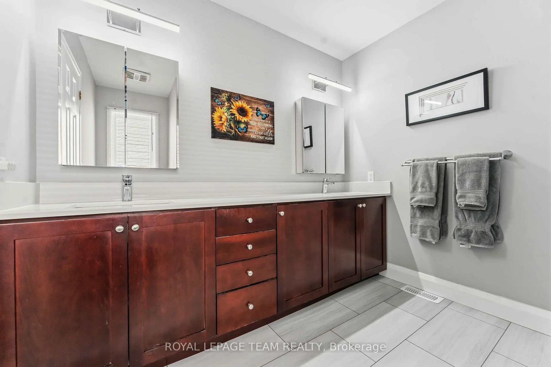 Photo 22 of 45 Burnstead Crescent, Ottawa, Kanata - Emerald Meadows/Trailwest — HOMEH