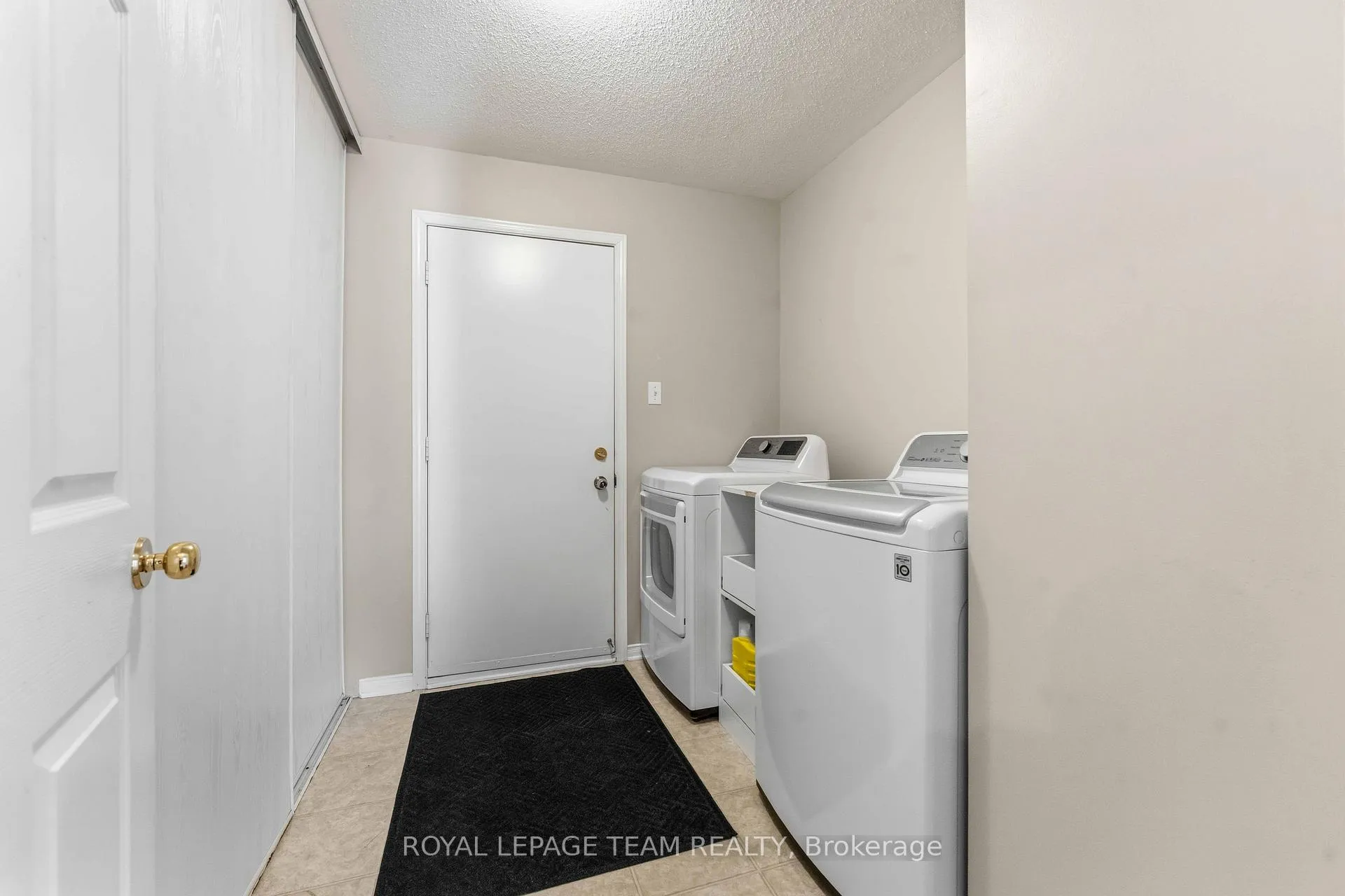 Photo 27 of 45 Burnstead Crescent, Ottawa, Kanata - Emerald Meadows/Trailwest — HOMEH