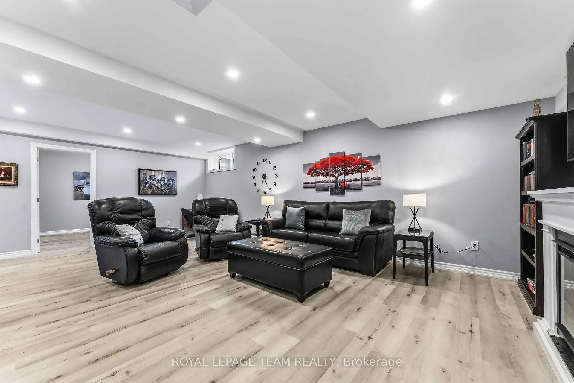 Photo 32 of 45 Burnstead Crescent, Ottawa, Kanata - Emerald Meadows/Trailwest — HOMEH