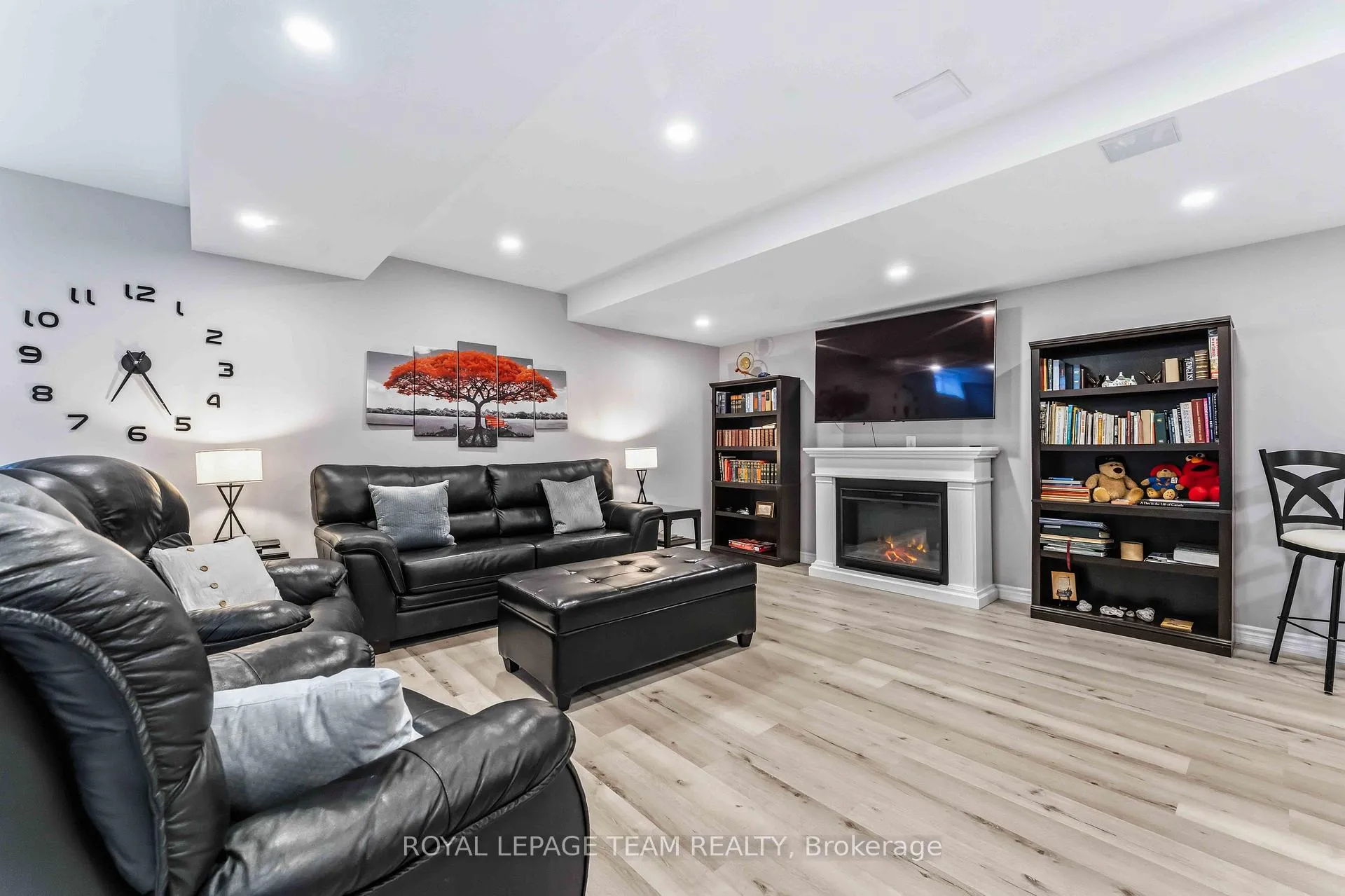 Photo 34 of 45 Burnstead Crescent, Ottawa, Kanata - Emerald Meadows/Trailwest — HOMEH
