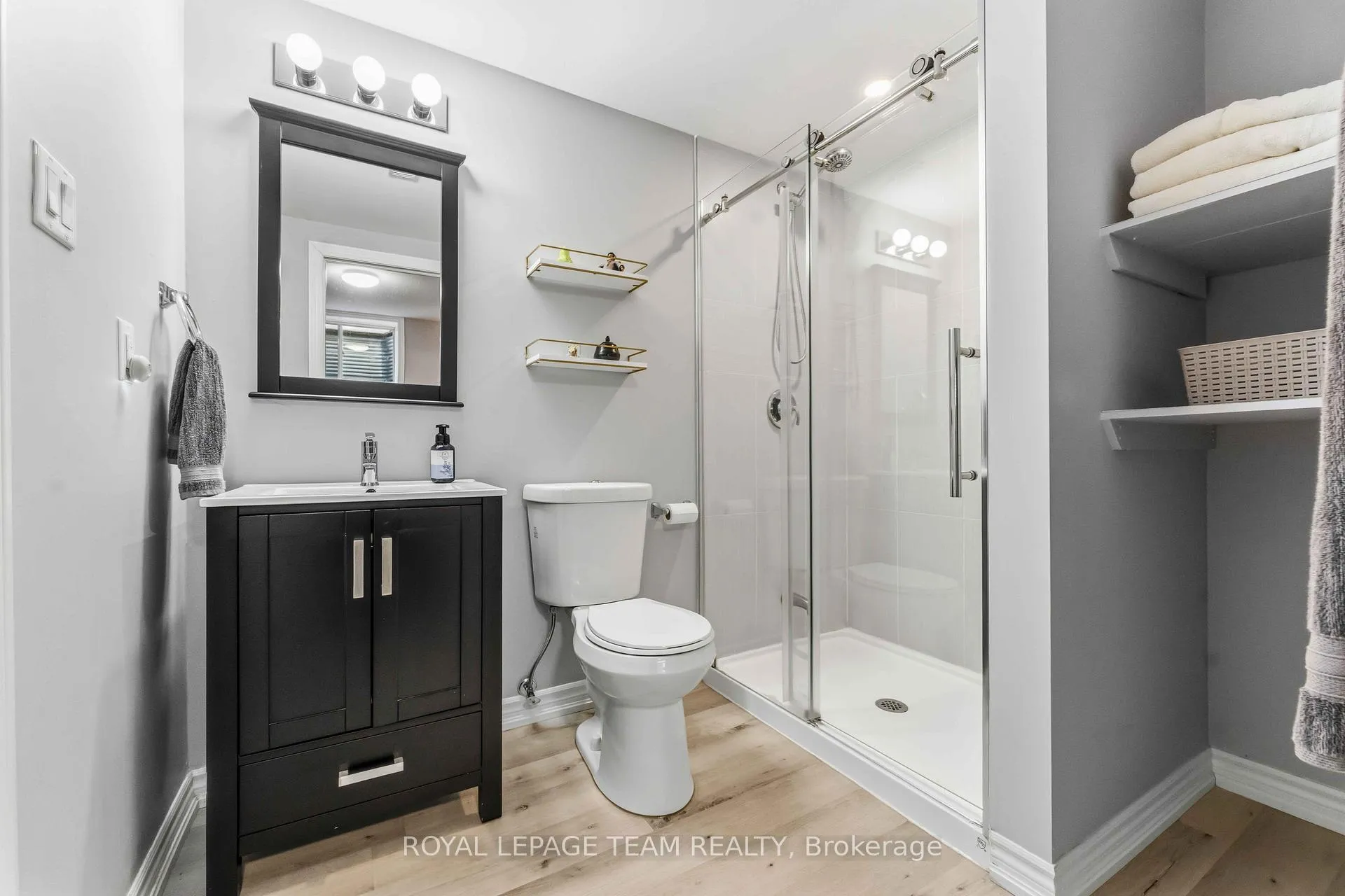 Photo 41 of 45 Burnstead Crescent, Ottawa, Kanata - Emerald Meadows/Trailwest — HOMEH