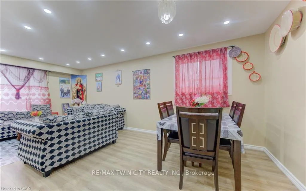 Photo 7 of 110 Hazelglen Drive, Kitchener — HOMEH