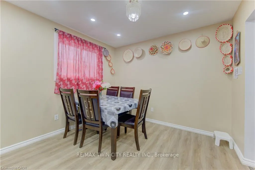 Photo 8 of 110 Hazelglen Drive, Kitchener — HOMEH