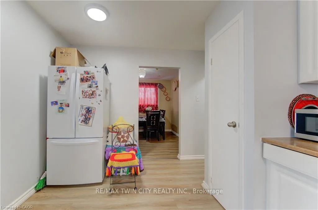 Photo 12 of 110 Hazelglen Drive, Kitchener — HOMEH