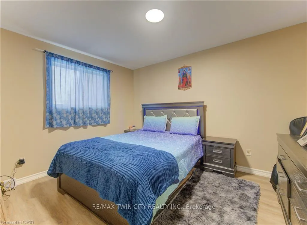 Photo 13 of 110 Hazelglen Drive, Kitchener — HOMEH