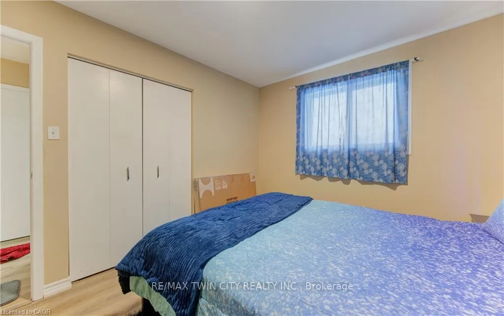 Photo 14 of 110 Hazelglen Drive, Kitchener — HOMEH
