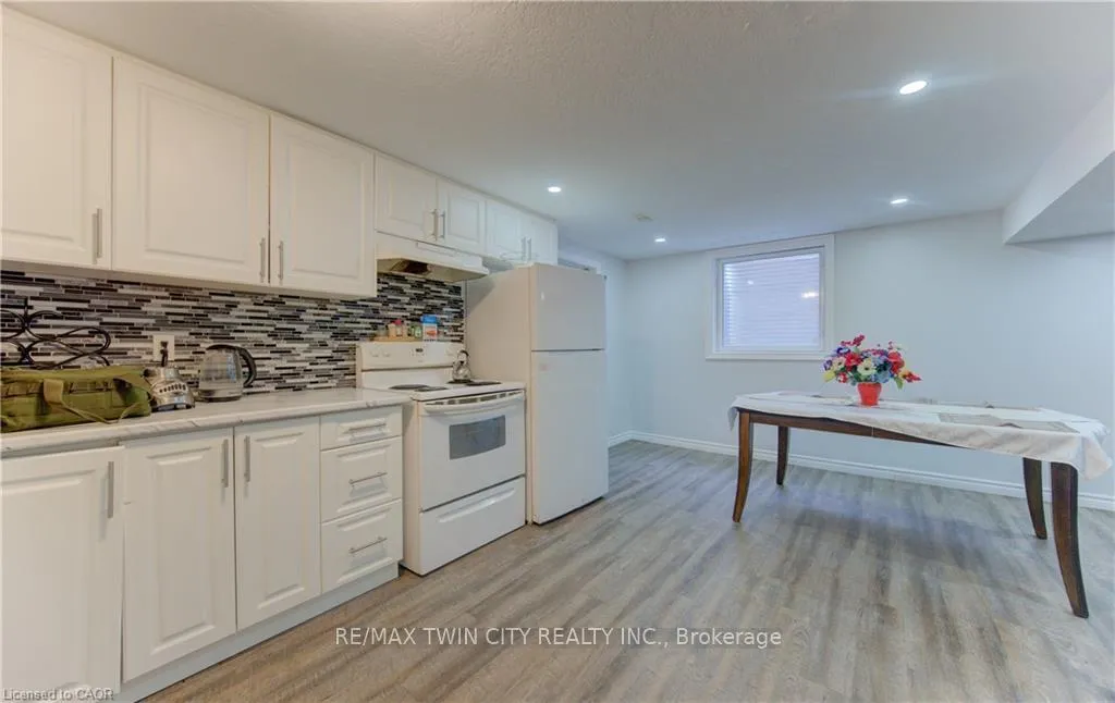 Photo 24 of 110 Hazelglen Drive, Kitchener — HOMEH