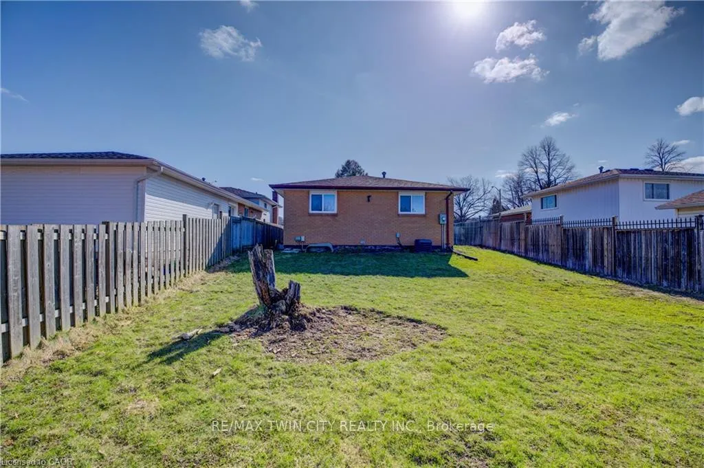 Photo 29 of 110 Hazelglen Drive, Kitchener — HOMEH