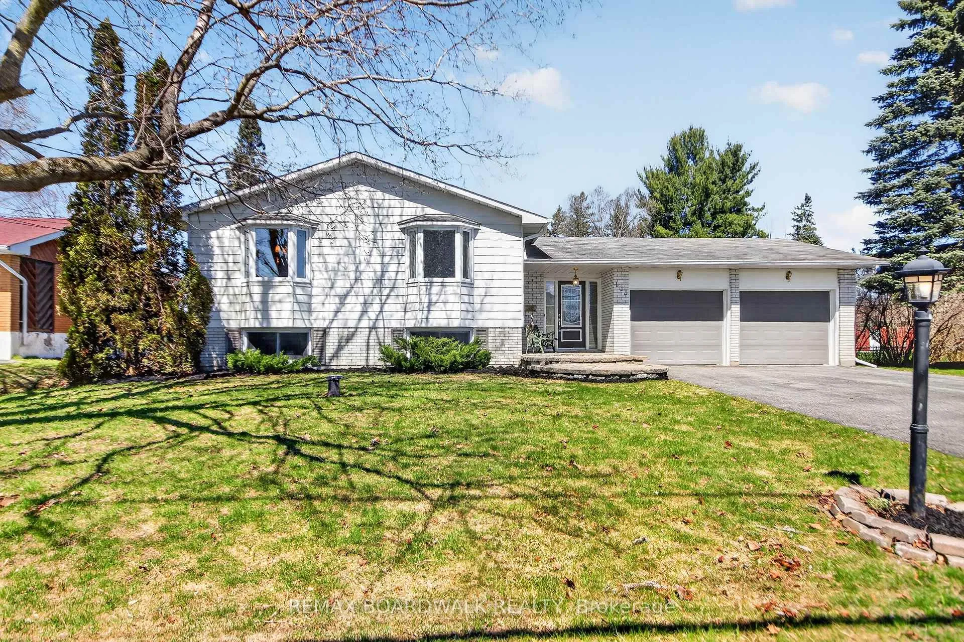 Photo 1 of 103 Christopher Hamilton Street, Ottawa, Richmond — HOMEH