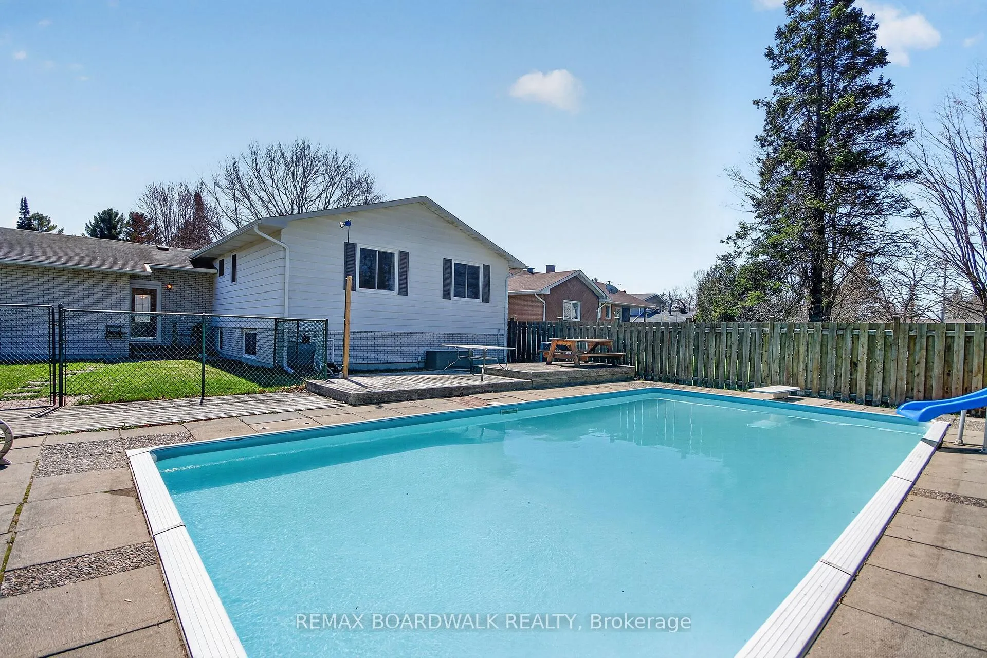 Photo 2 of 103 Christopher Hamilton Street, Ottawa, Richmond — HOMEH