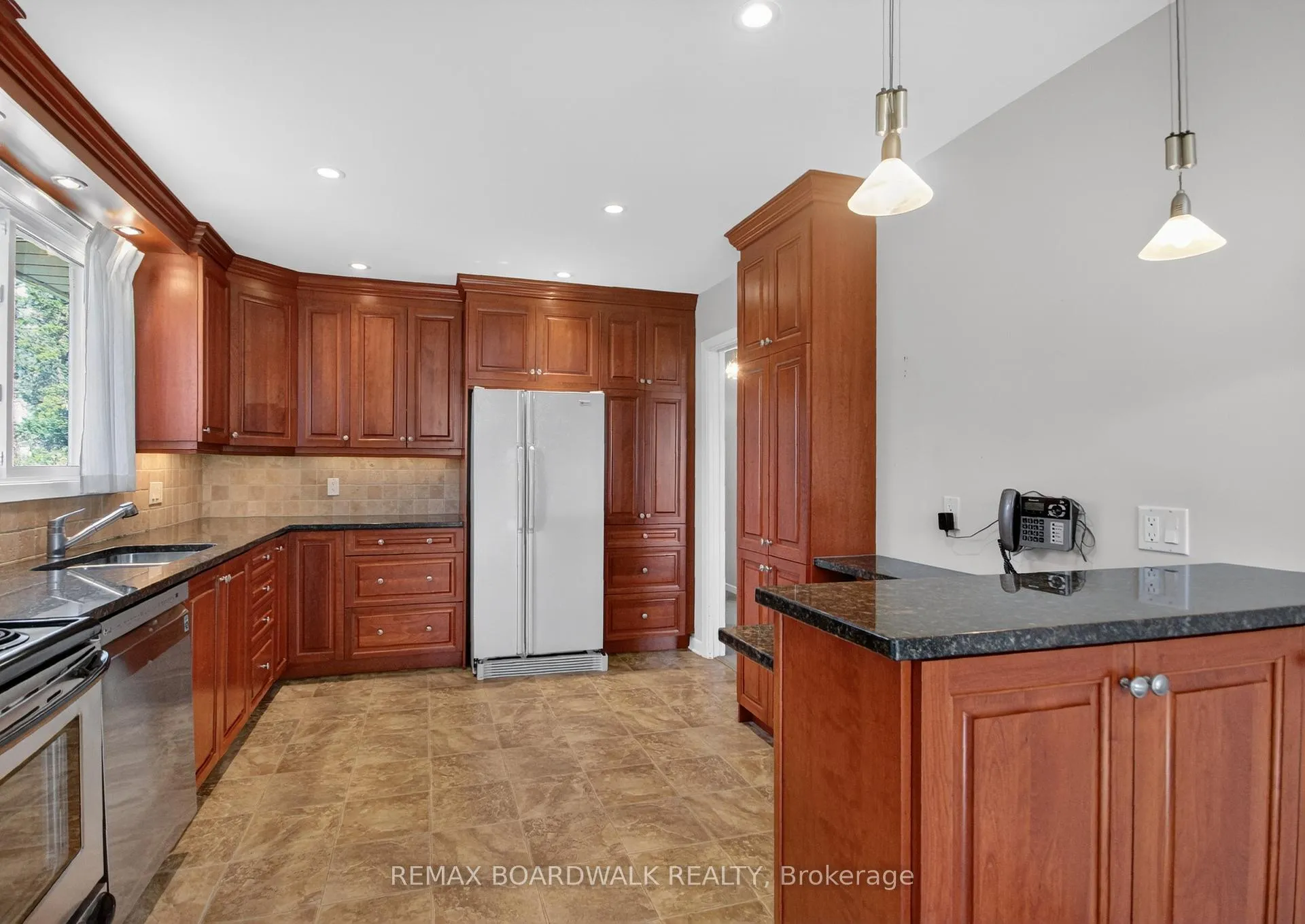 Photo 3 of 103 Christopher Hamilton Street, Ottawa, Richmond — HOMEH