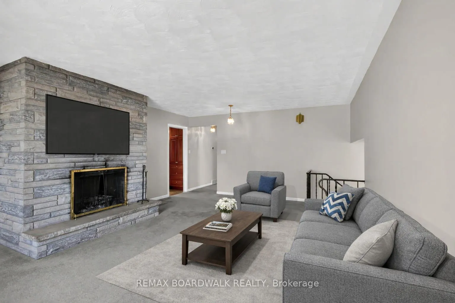 Photo 12 of 103 Christopher Hamilton Street, Ottawa, Richmond — HOMEH