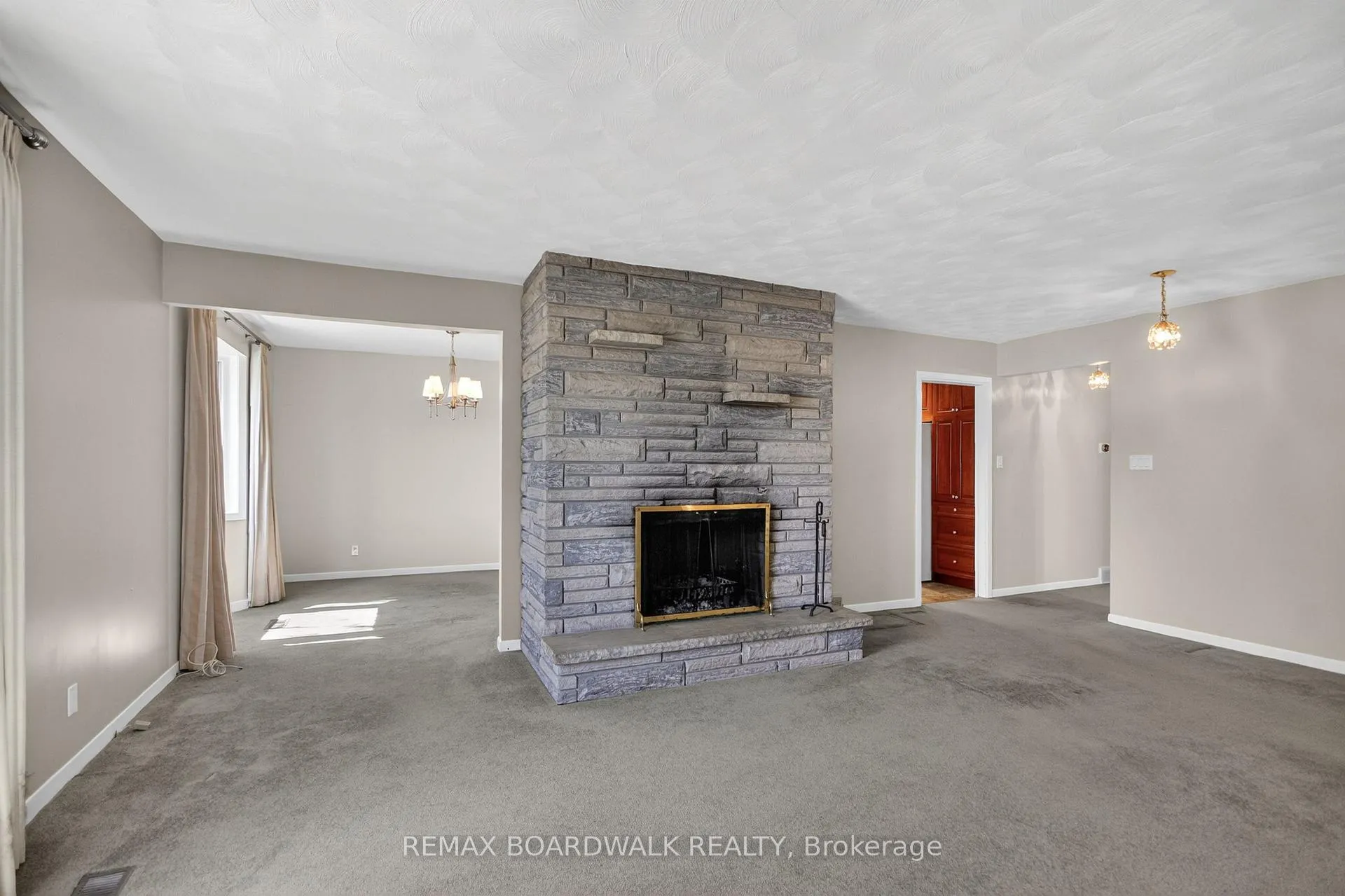 Photo 13 of 103 Christopher Hamilton Street, Ottawa, Richmond — HOMEH