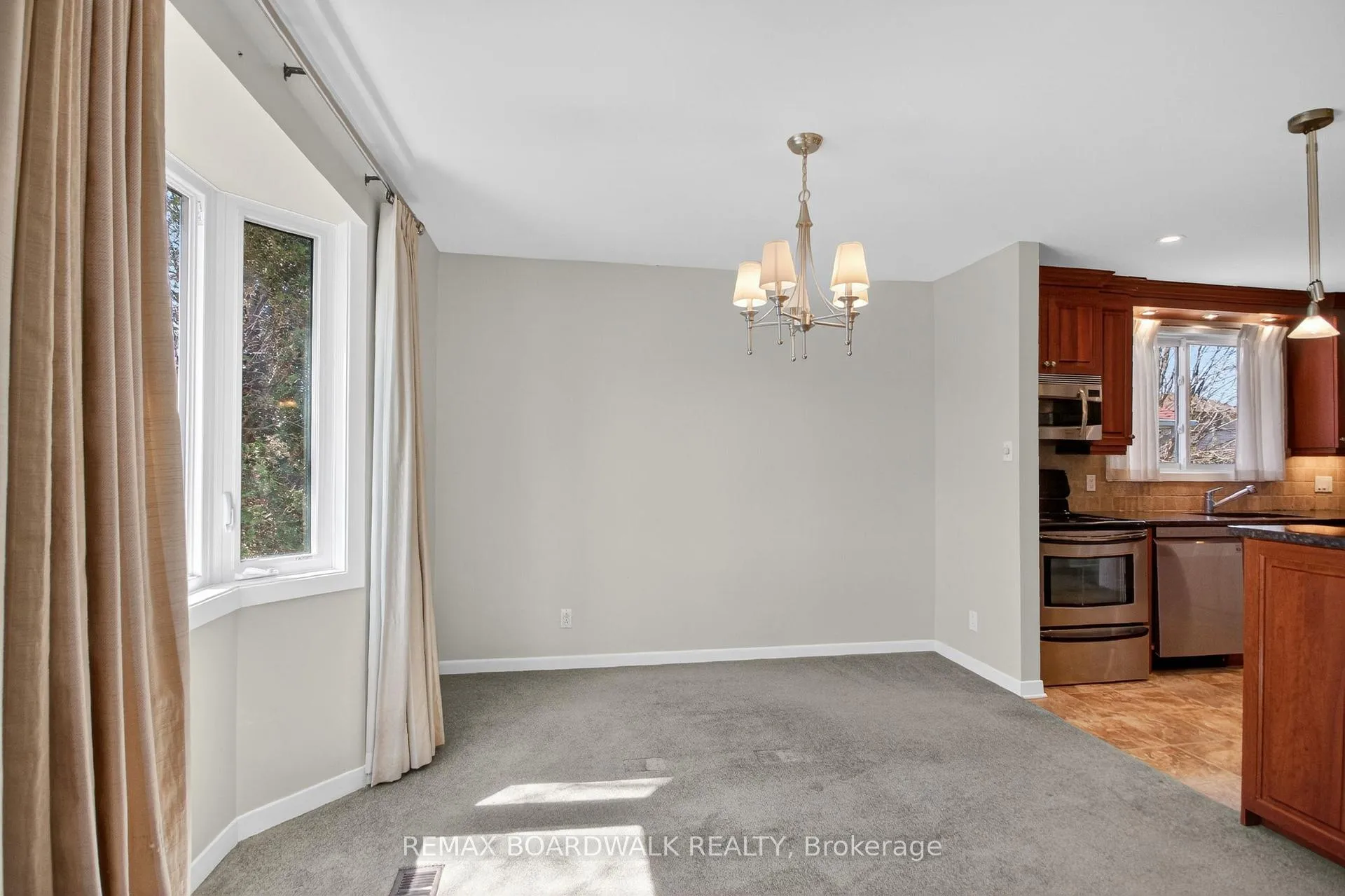 Photo 14 of 103 Christopher Hamilton Street, Ottawa, Richmond — HOMEH