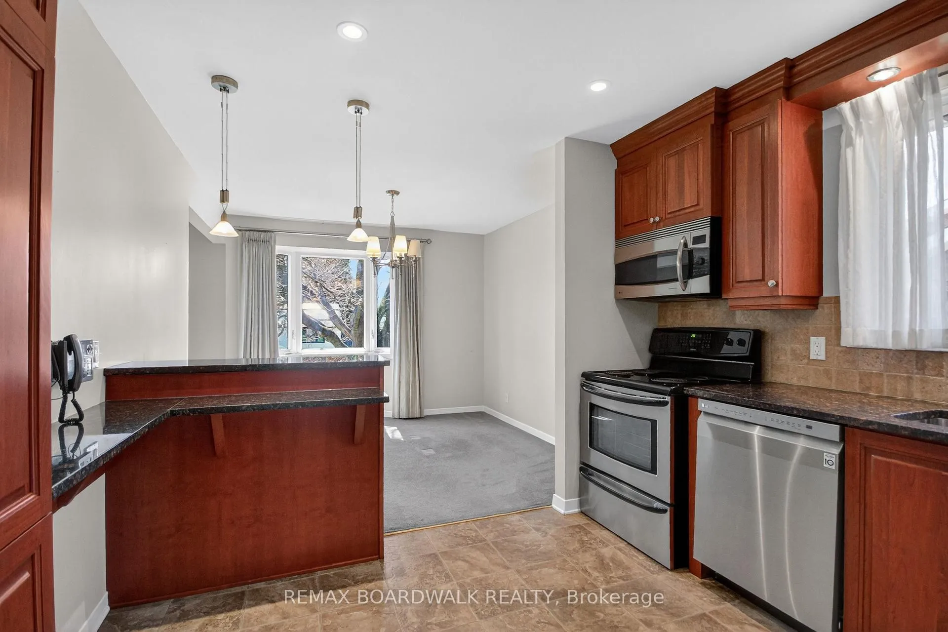 Photo 19 of 103 Christopher Hamilton Street, Ottawa, Richmond — HOMEH