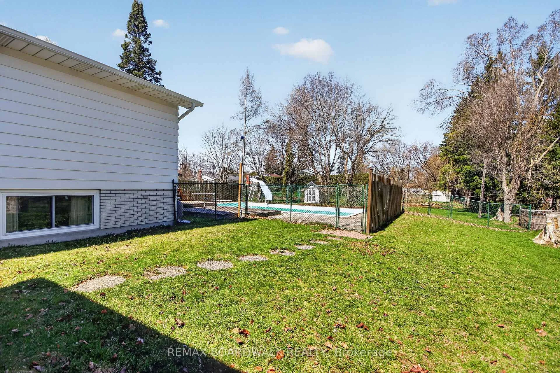 Photo 42 of 103 Christopher Hamilton Street, Ottawa, Richmond — HOMEH