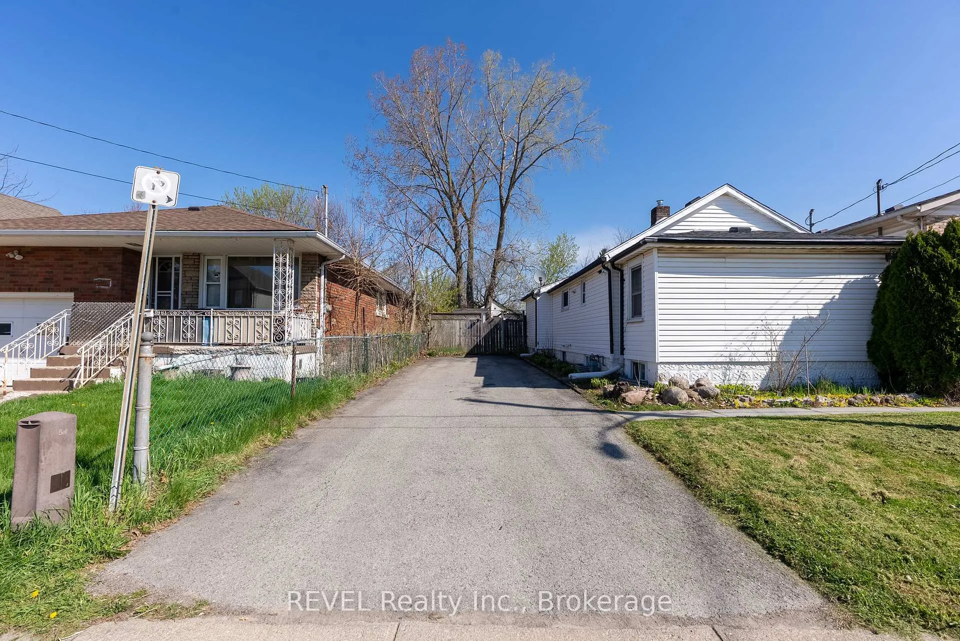 Photo 1 of 6251 Ash Street, Niagara Falls, Dorchester — HOMEH