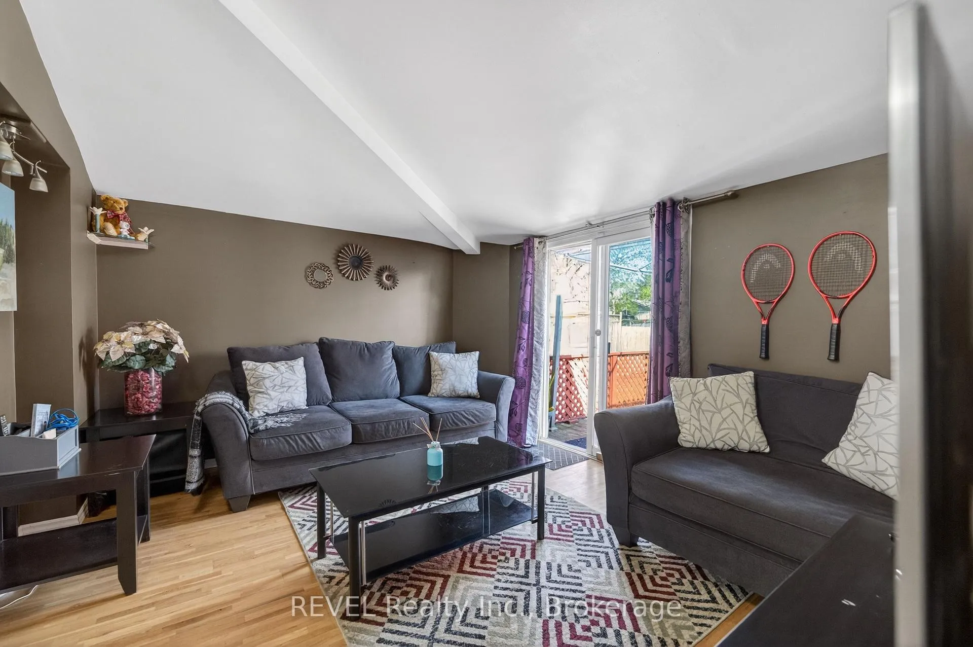 Photo 3 of 6251 Ash Street, Niagara Falls, Dorchester — HOMEH