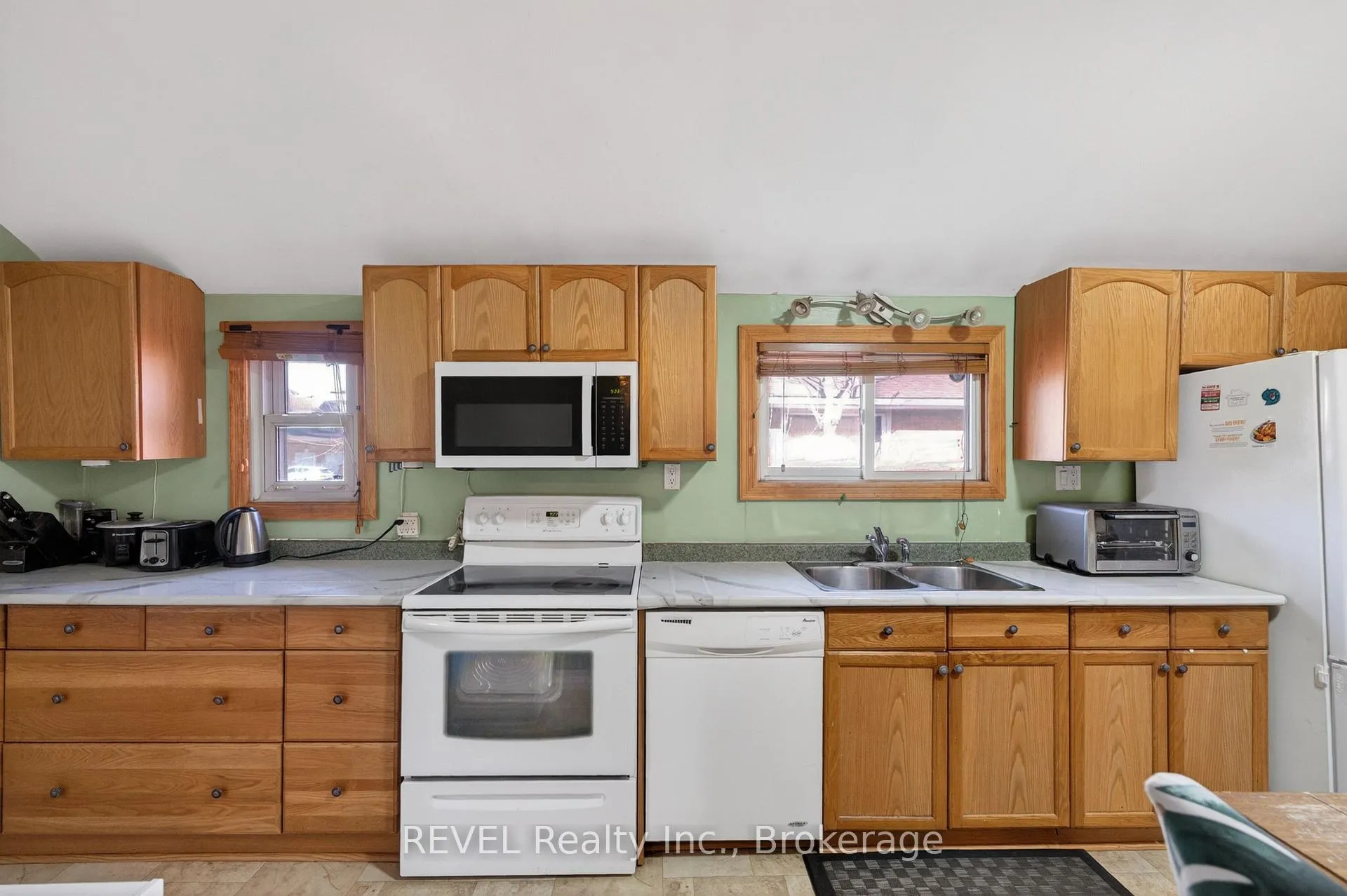 Photo 5 of 6251 Ash Street, Niagara Falls, Dorchester — HOMEH