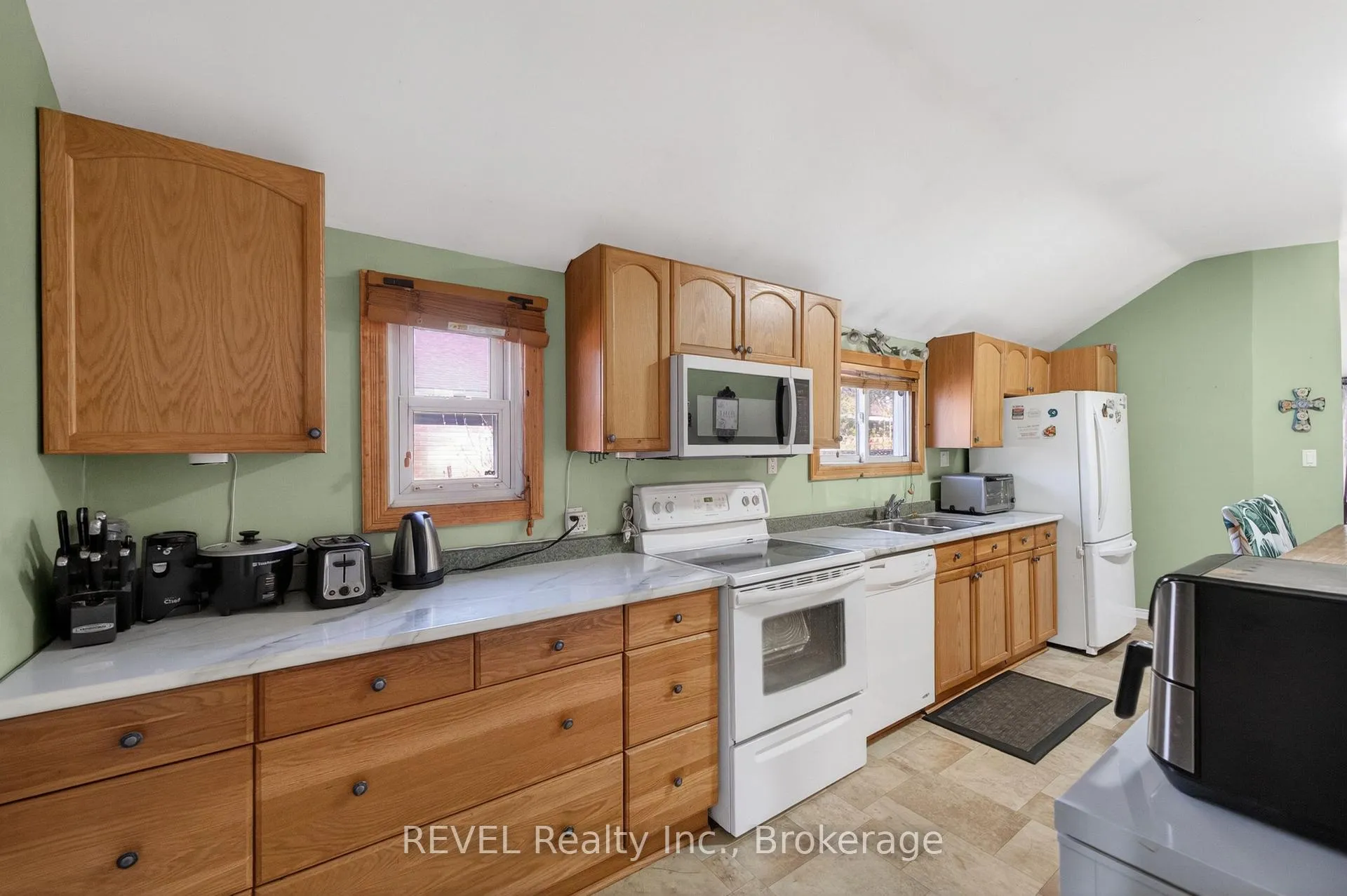 Photo 6 of 6251 Ash Street, Niagara Falls, Dorchester — HOMEH