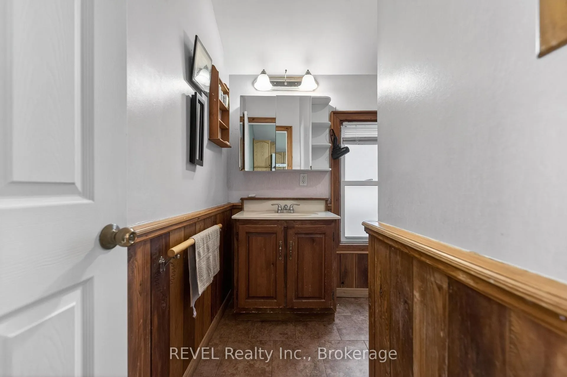 Photo 12 of 6251 Ash Street, Niagara Falls, Dorchester — HOMEH