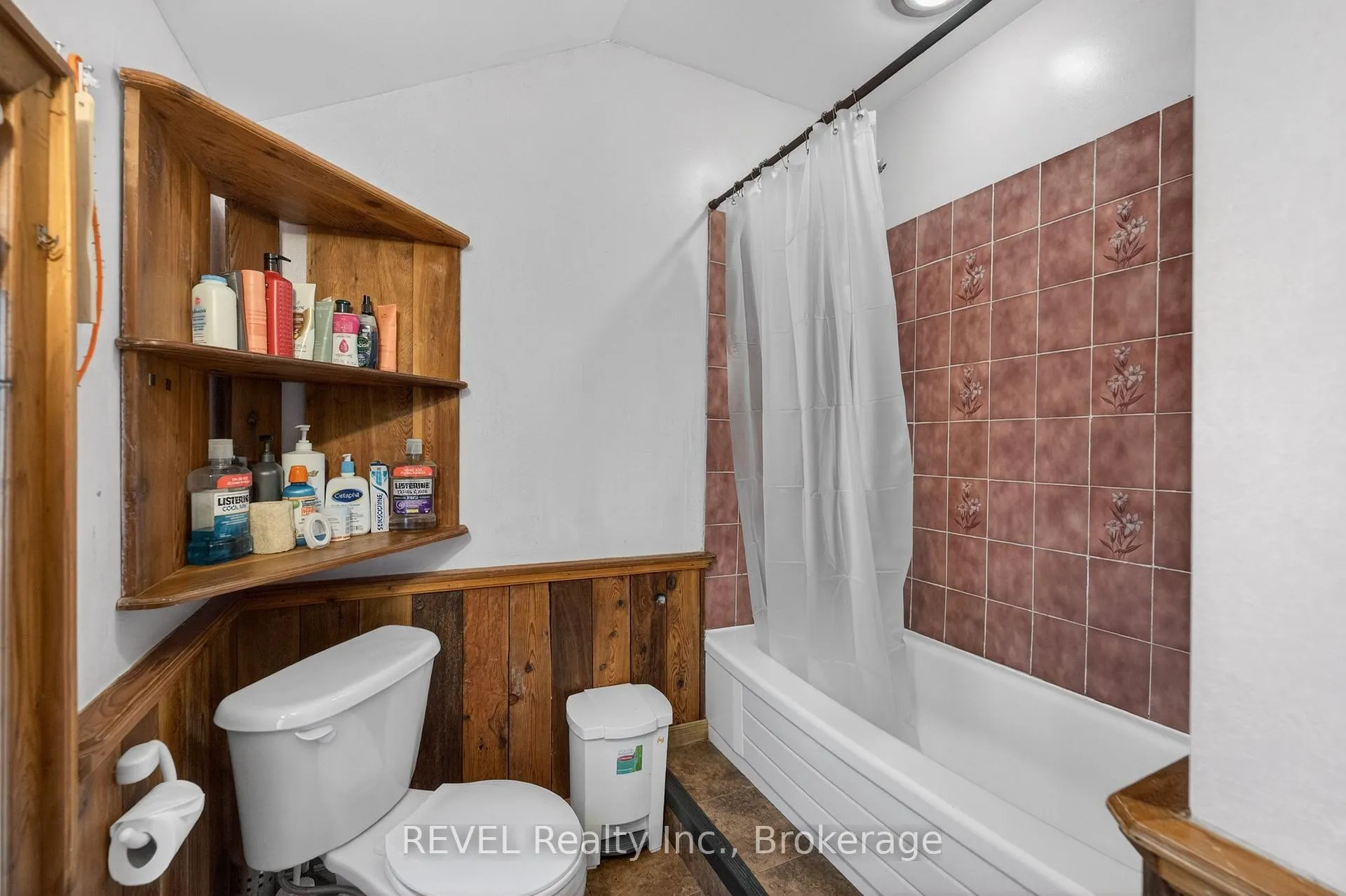 Photo 13 of 6251 Ash Street, Niagara Falls, Dorchester — HOMEH