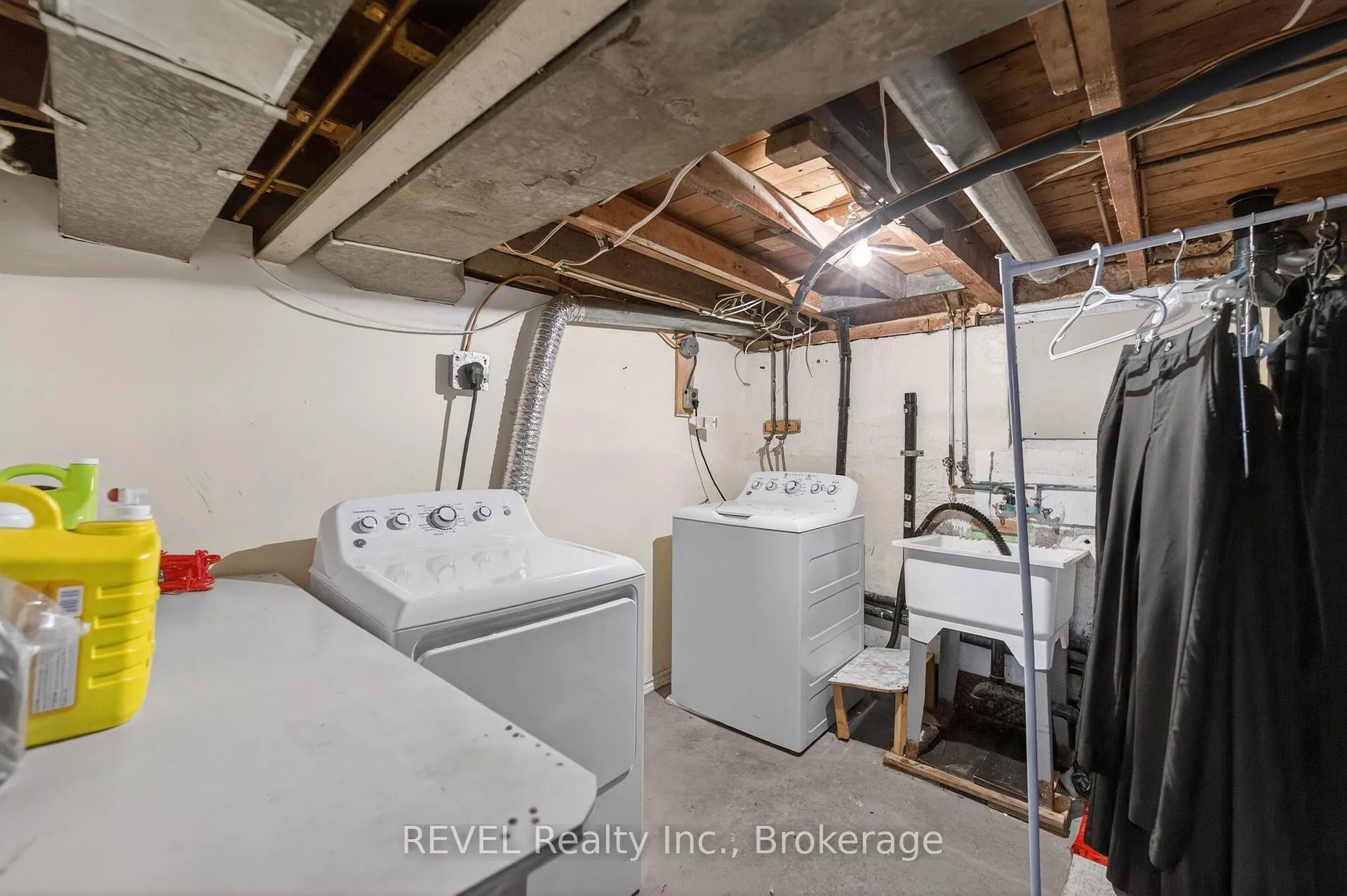 Photo 22 of 6251 Ash Street, Niagara Falls, Dorchester — HOMEH